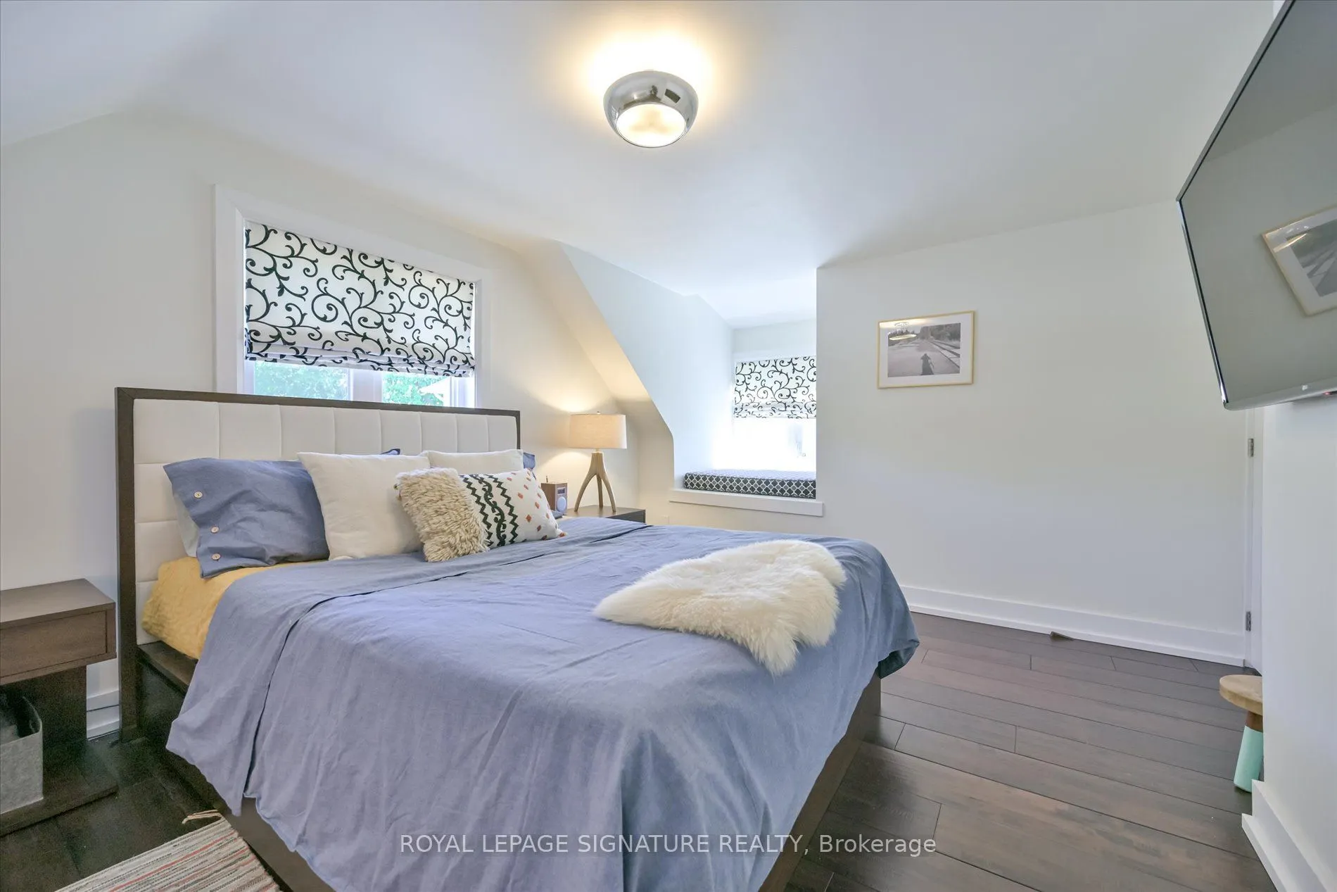 386 Allan Street