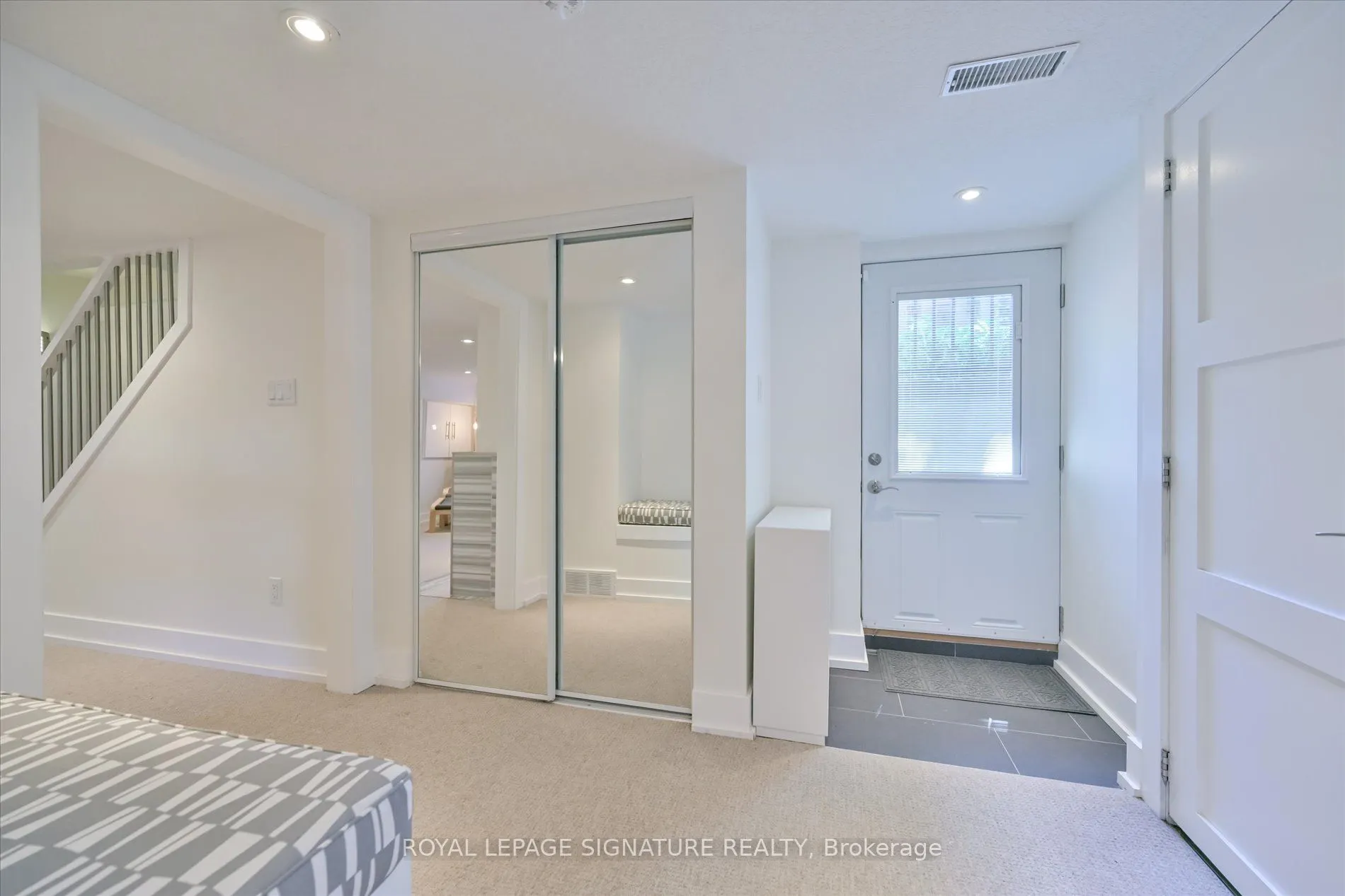 386 Allan Street