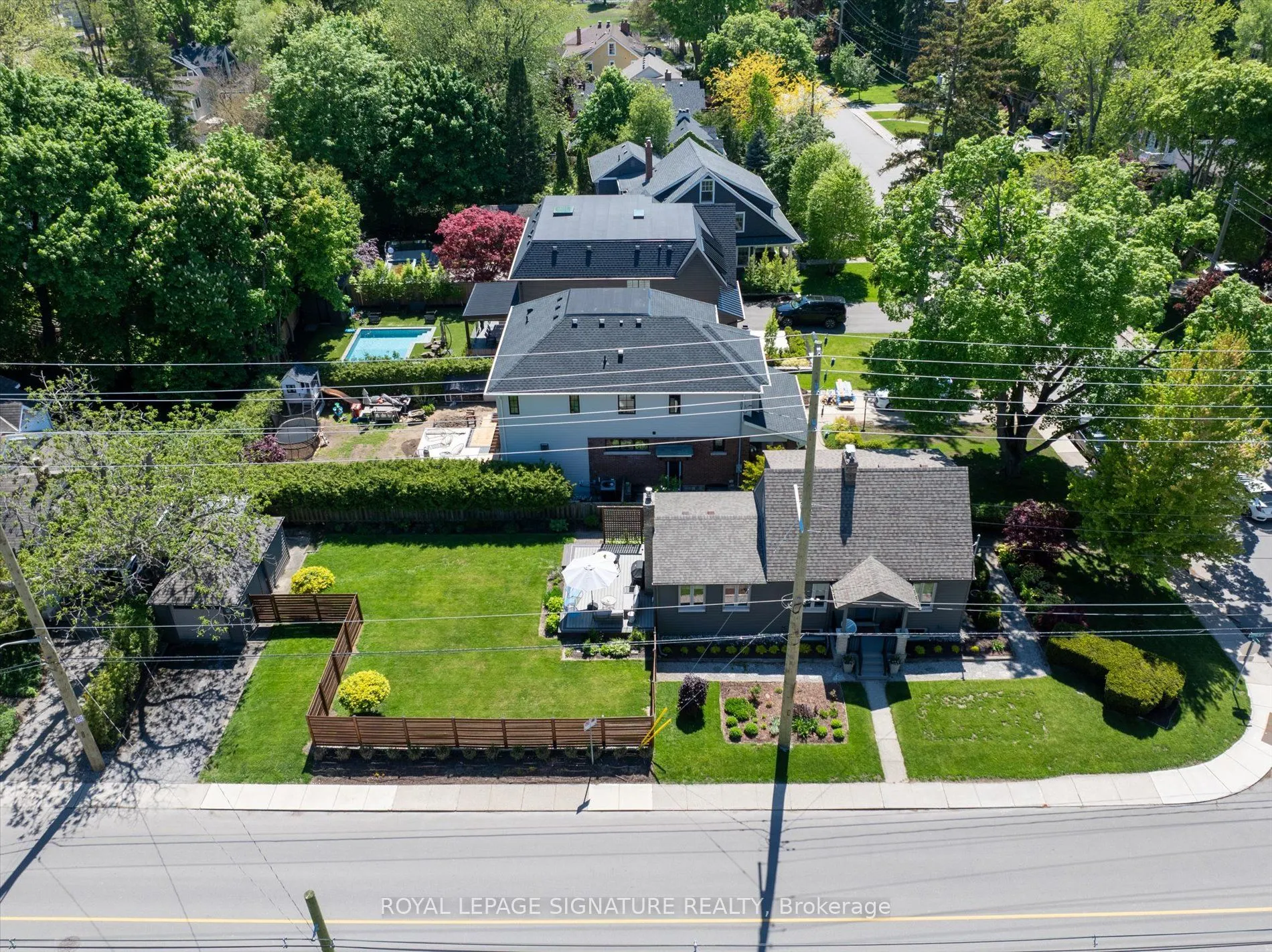 386 Allan Street