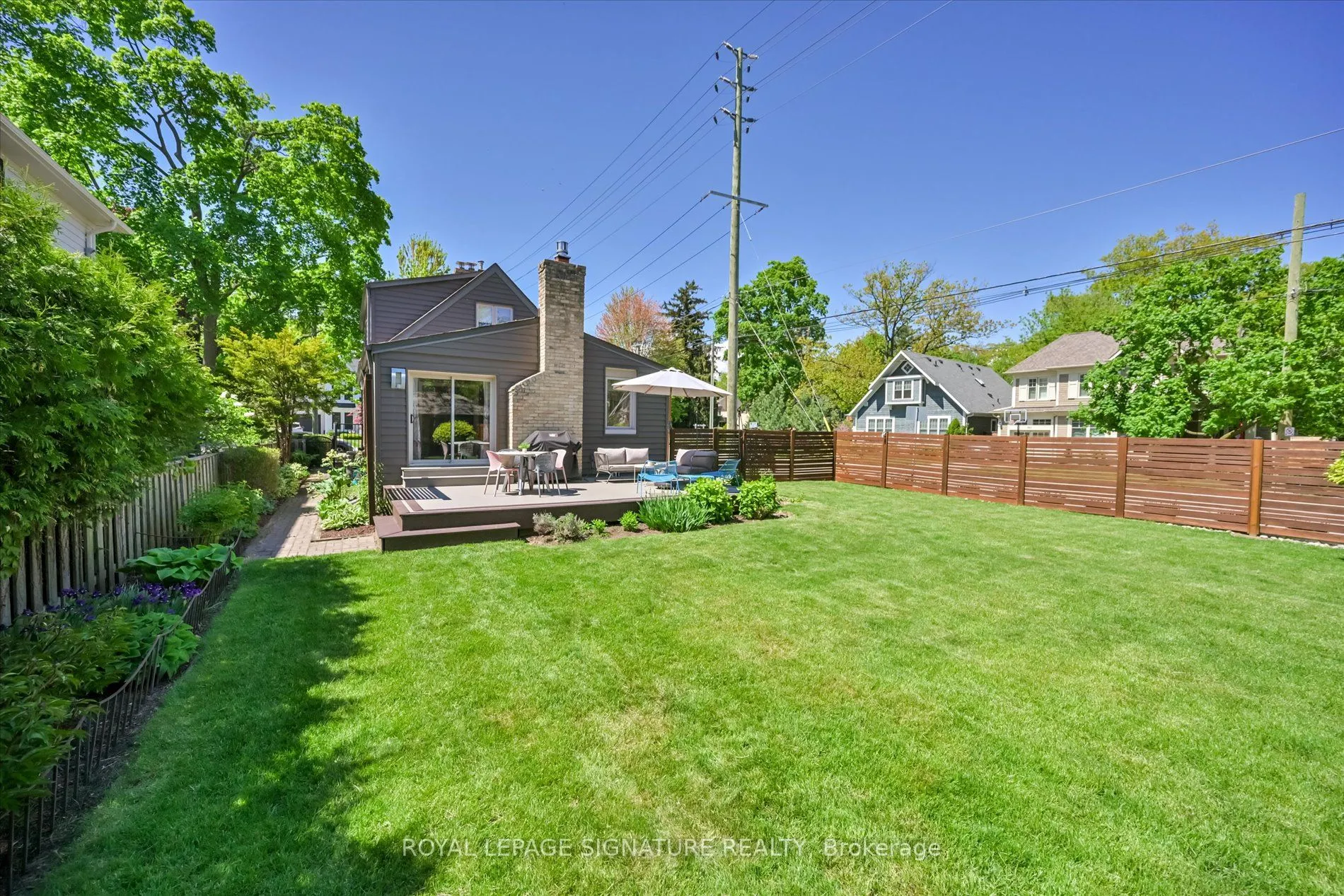 386 Allan Street
