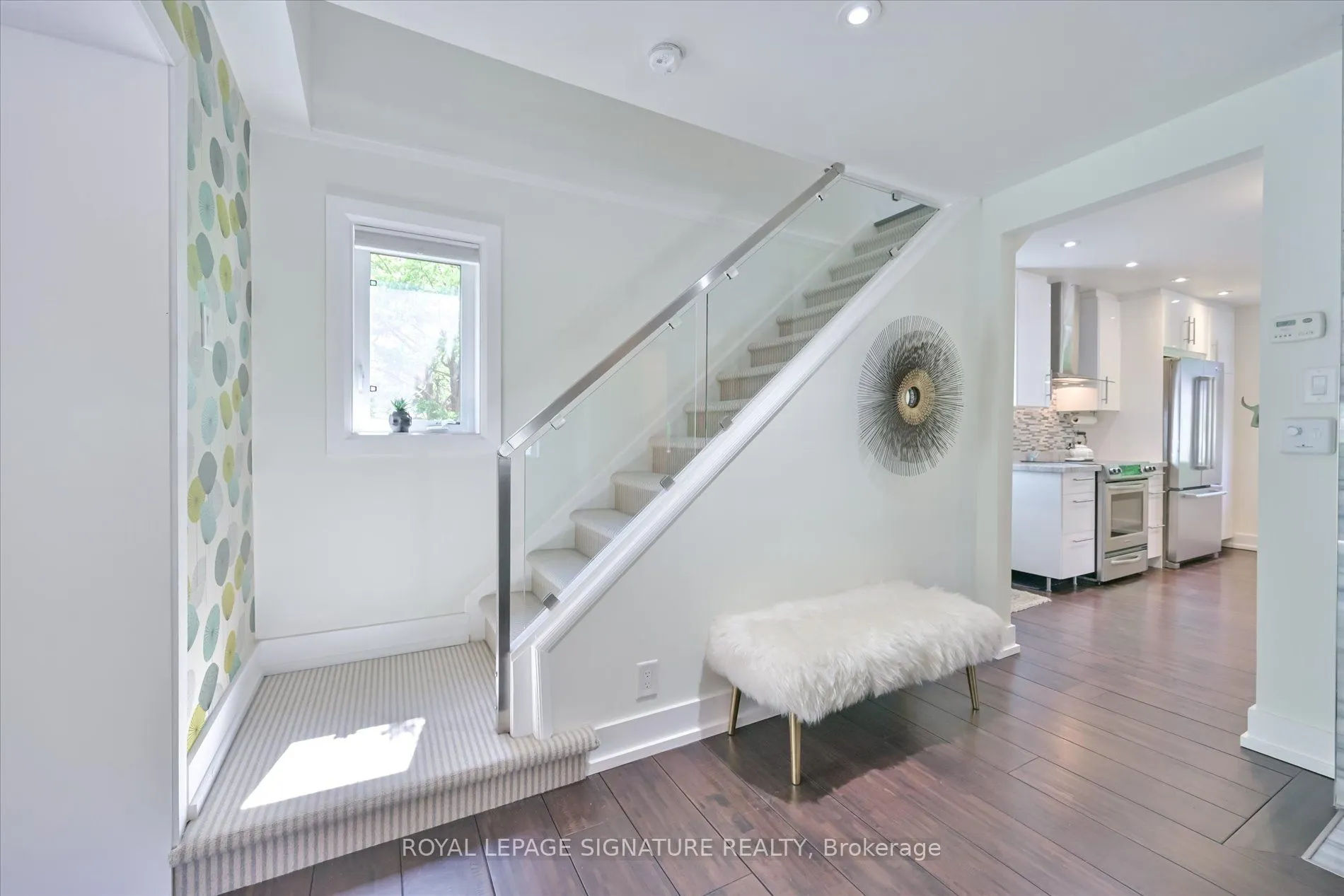 386 Allan Street