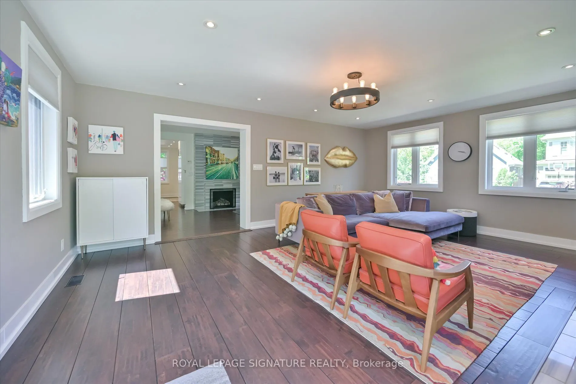 386 Allan Street
