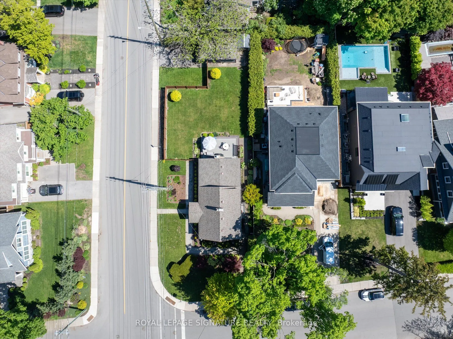 386 Allan Street