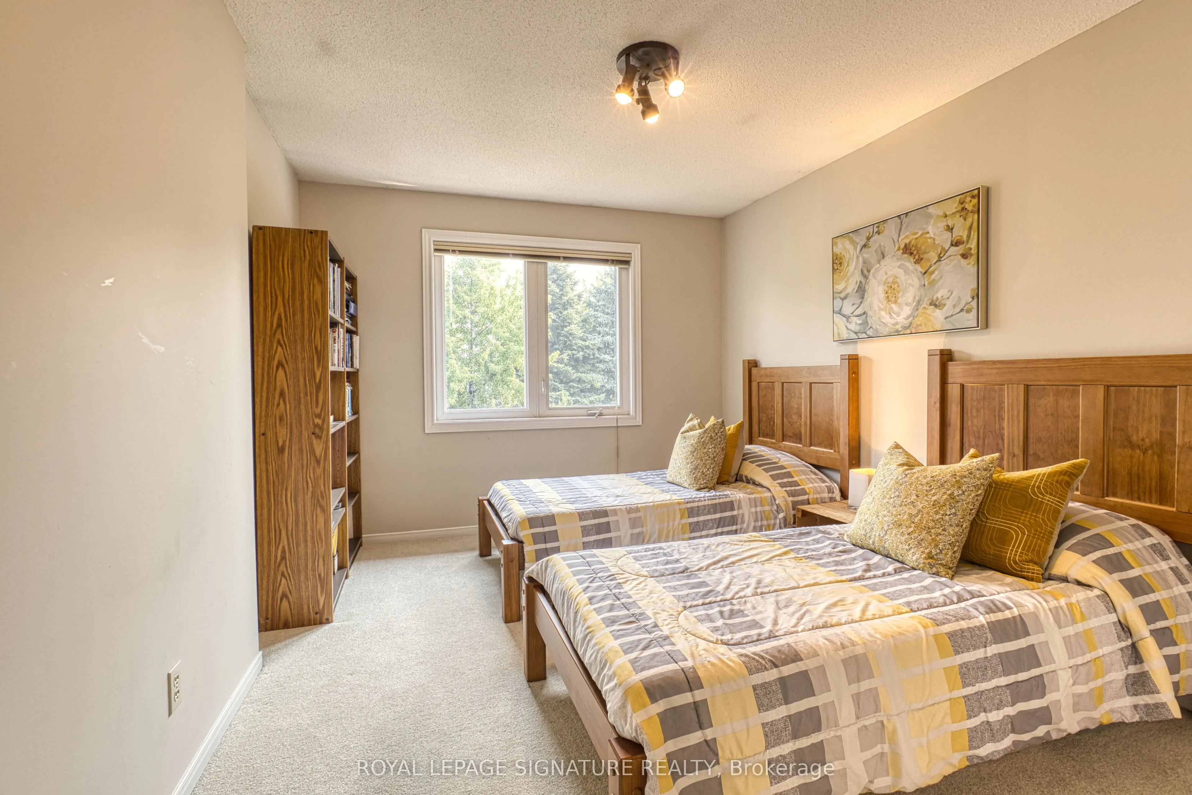 6593 Eastridge Road
