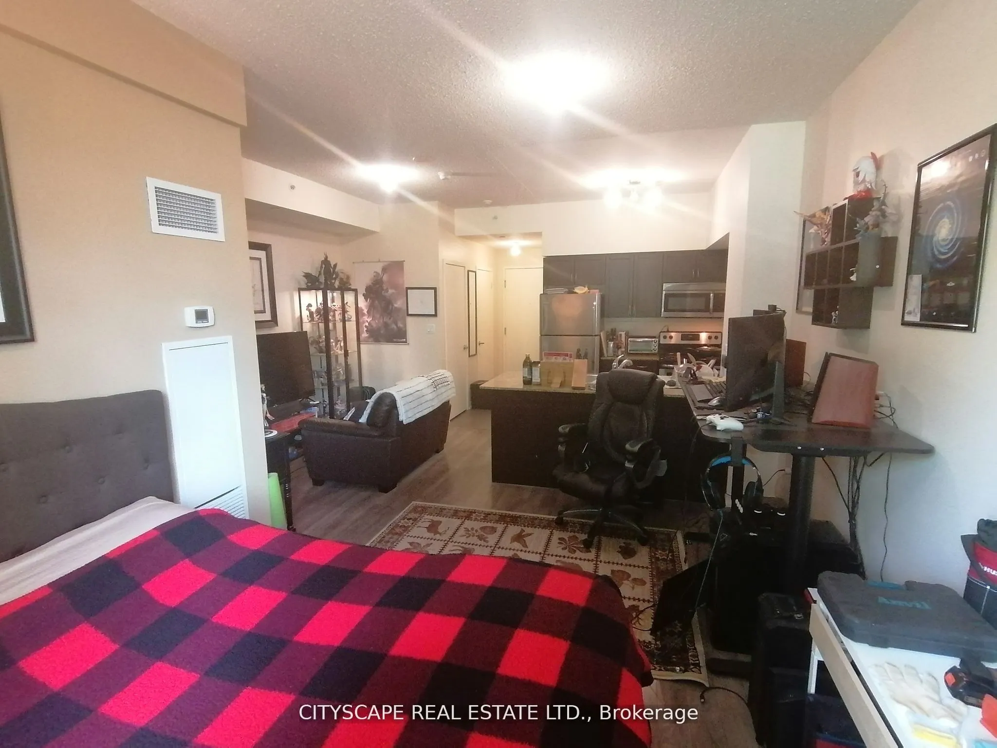 816 Lansdowne Avenue, #103