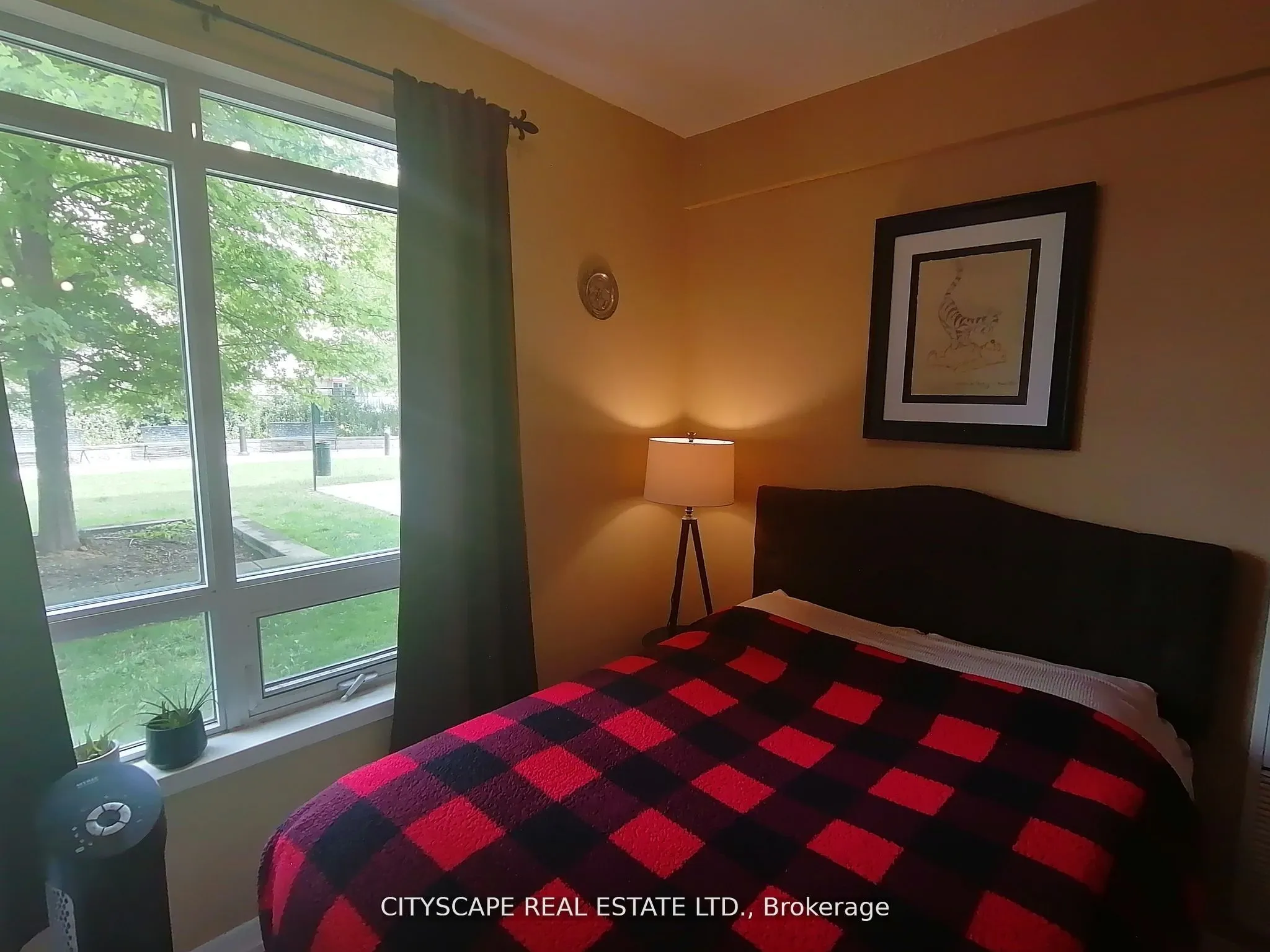 816 Lansdowne Avenue, #103