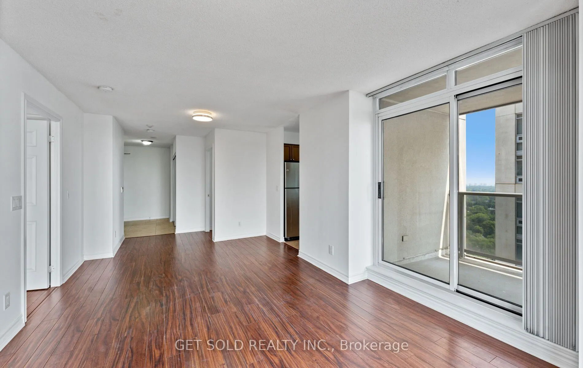 5 Michael Power Place, #LPH03