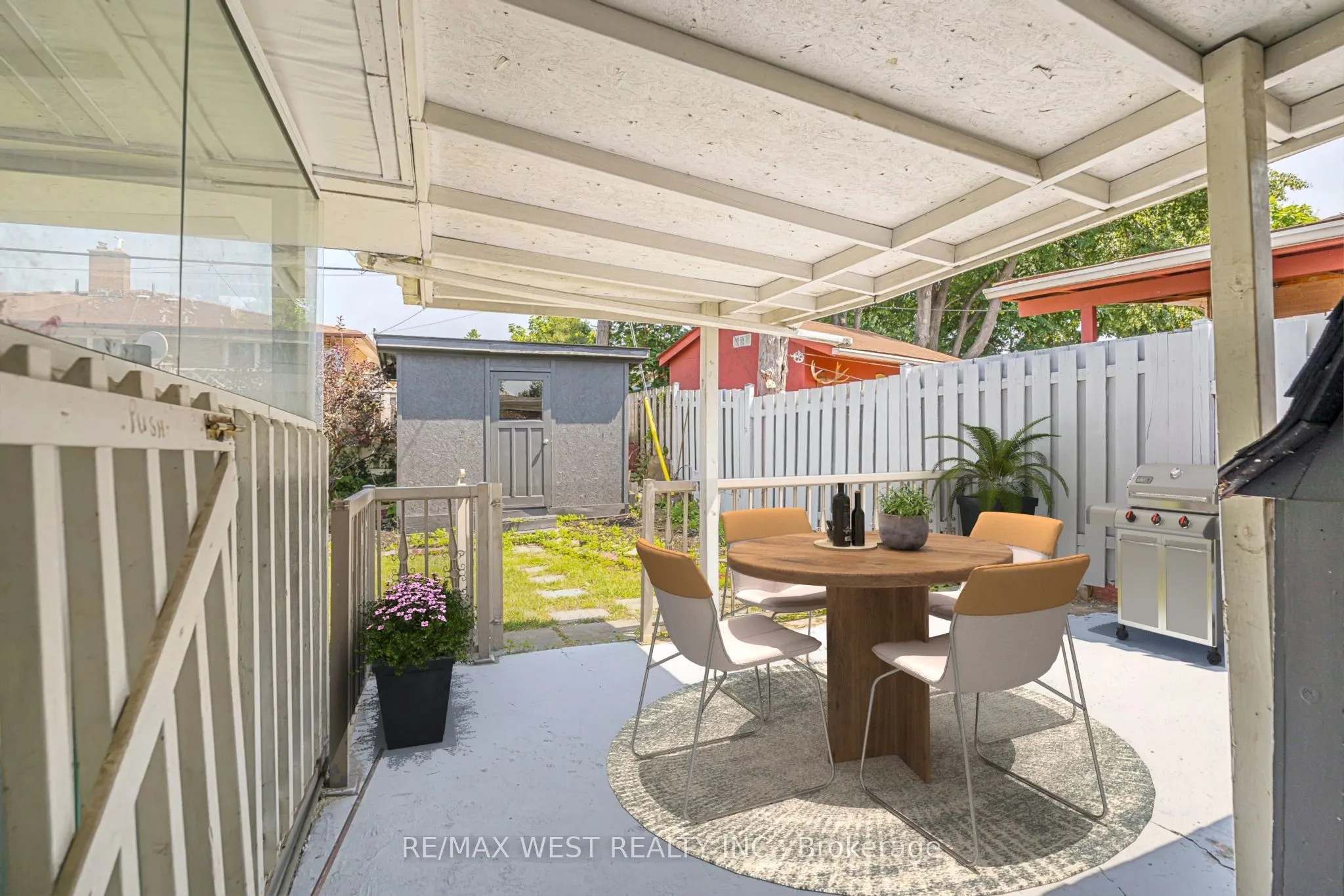 128 Avondale Boulevard
