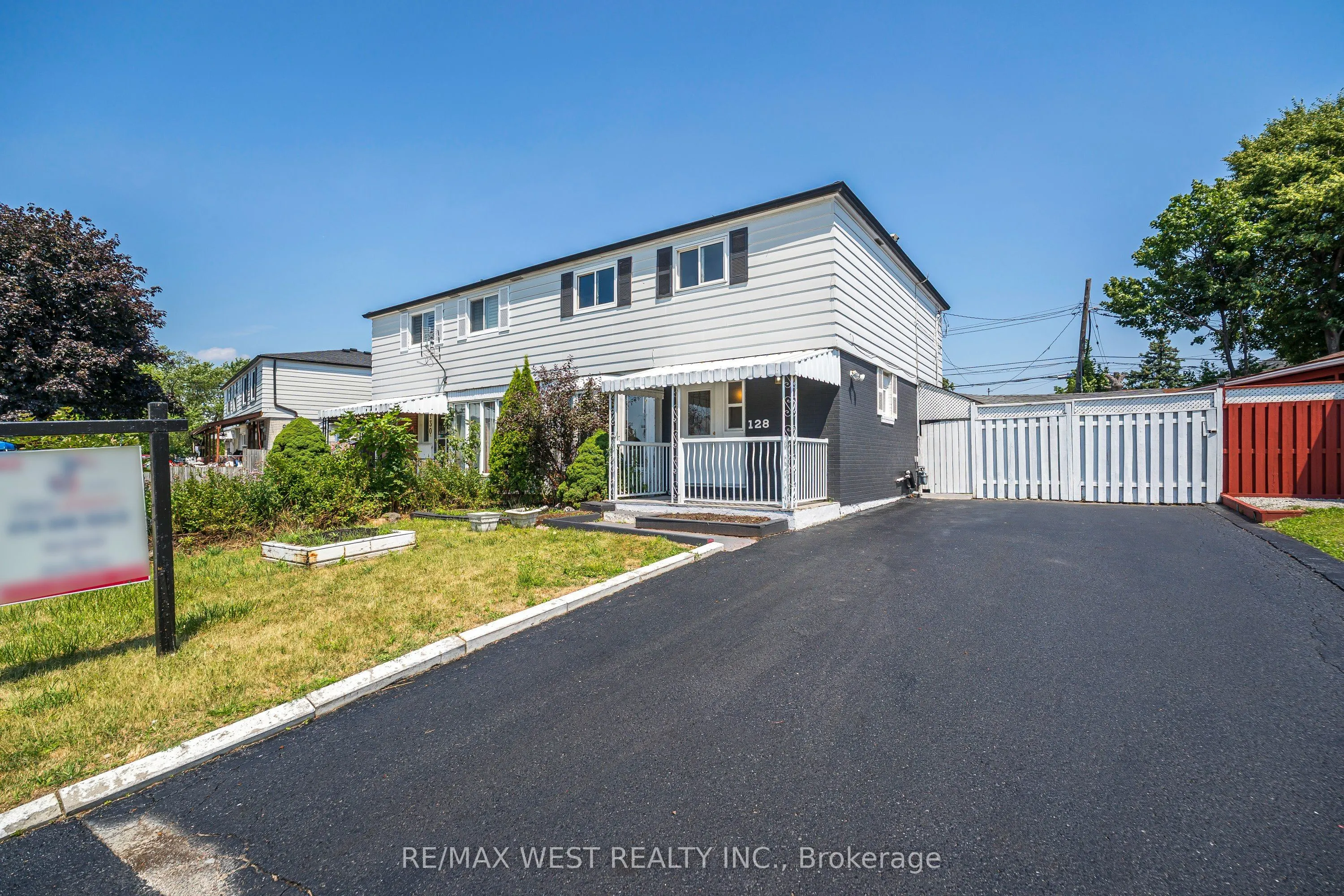 128 Avondale Boulevard