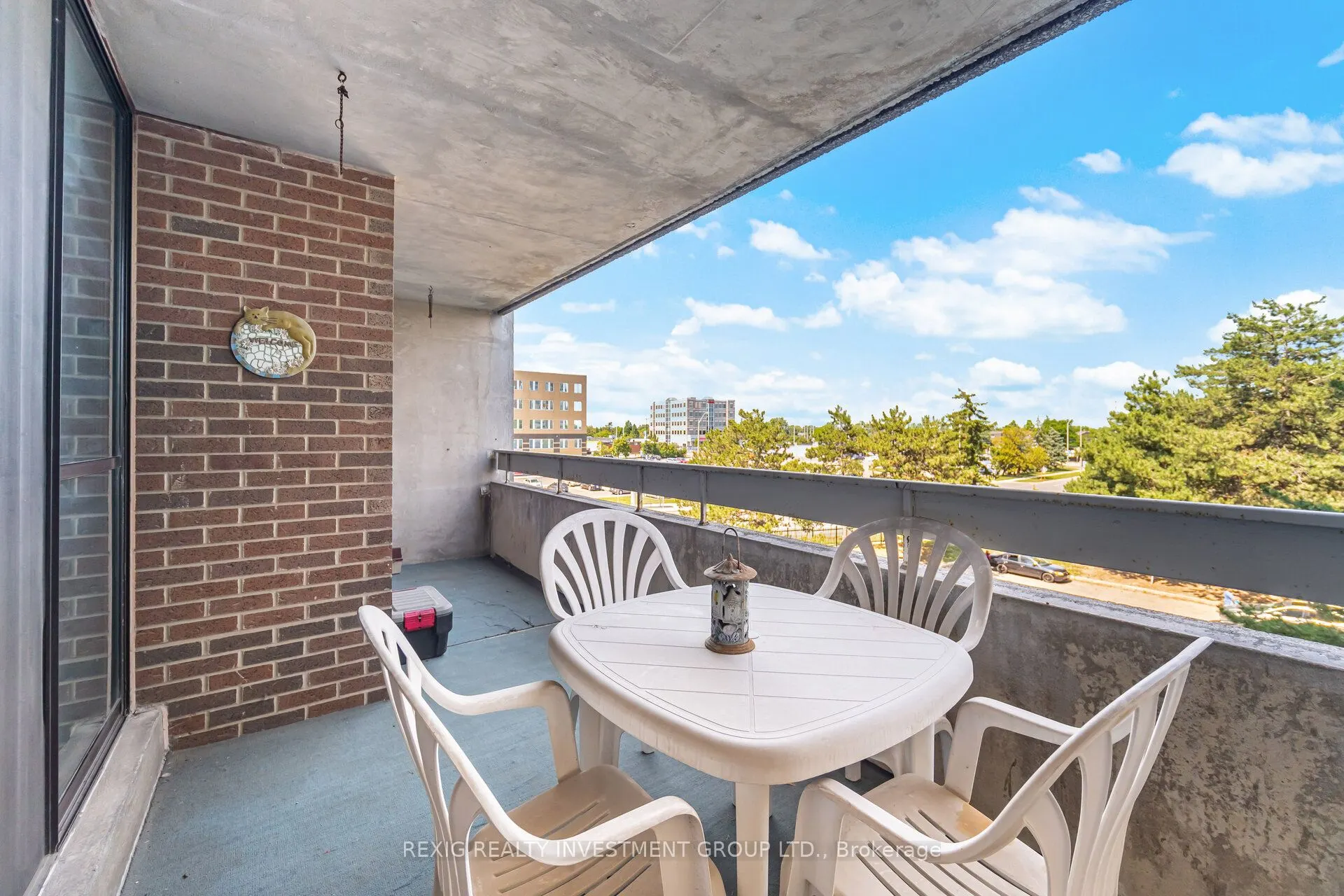 15 Kensington Road, #409