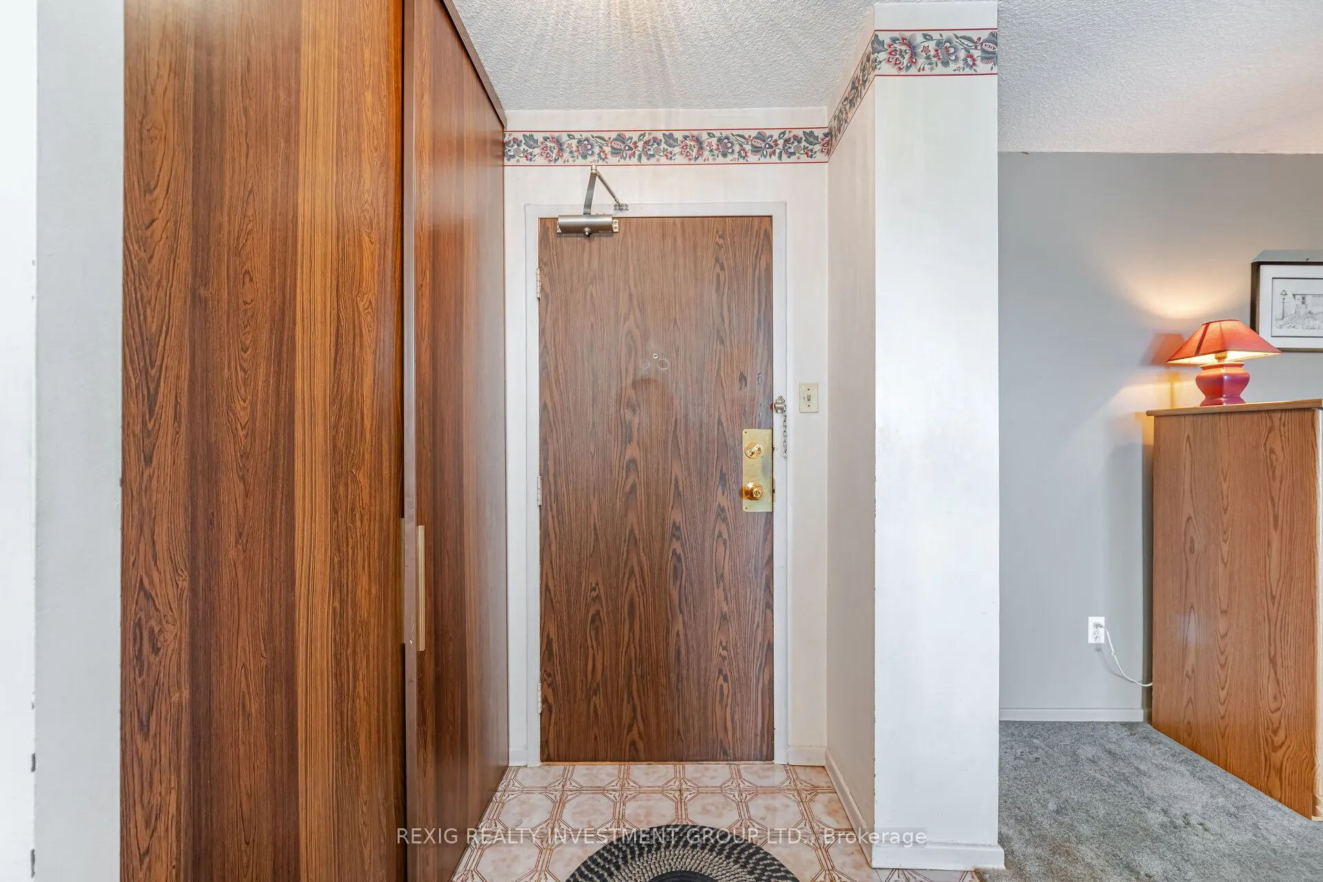 15 Kensington Road, #409