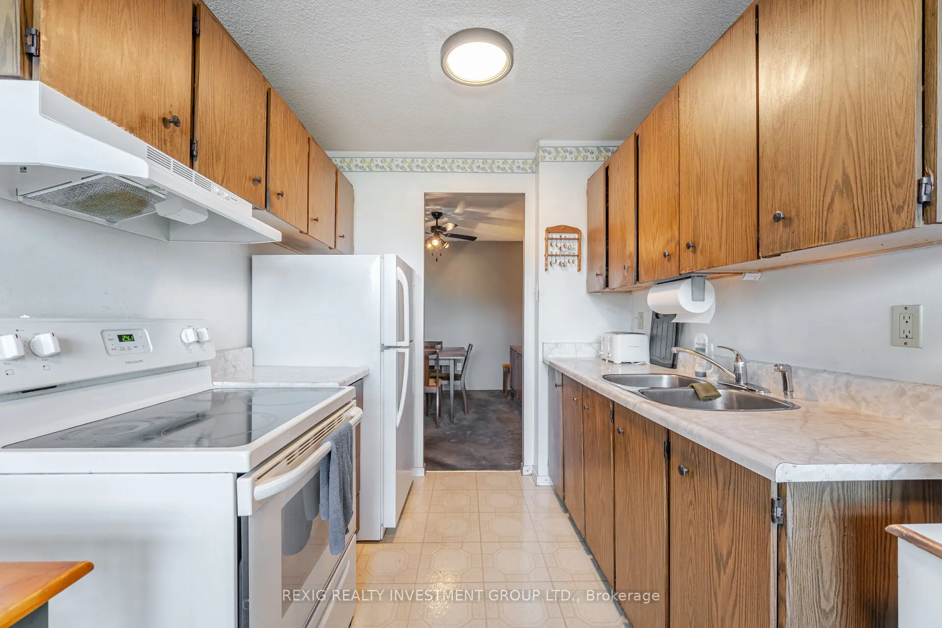 15 Kensington Road, #409