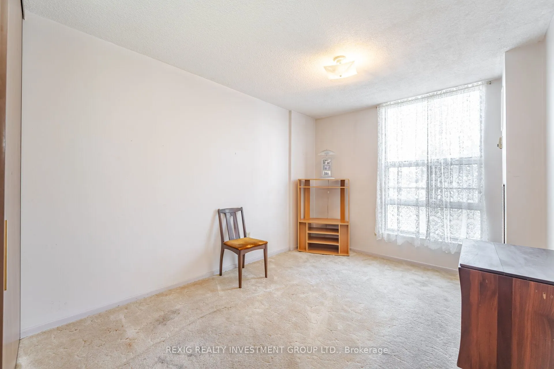 15 Kensington Road, #409
