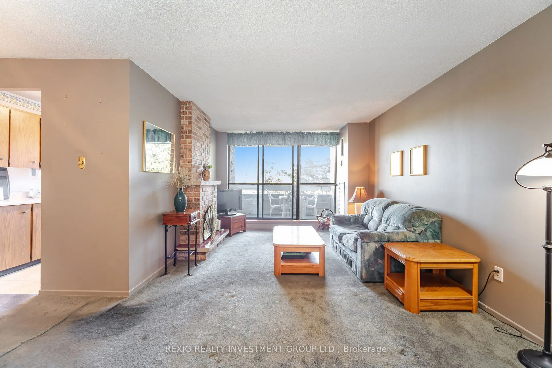 15 Kensington Road, #409