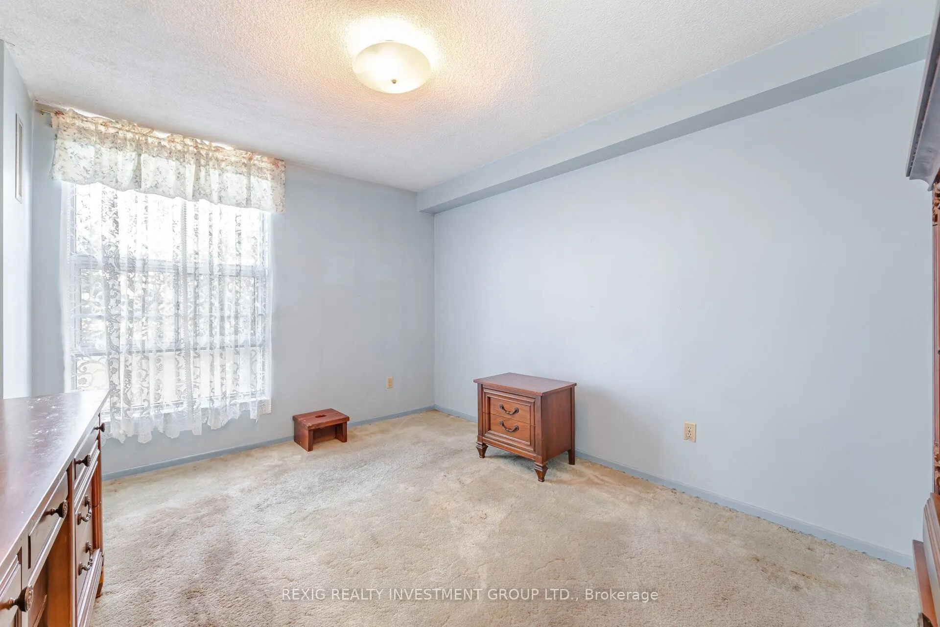 15 Kensington Road, #409