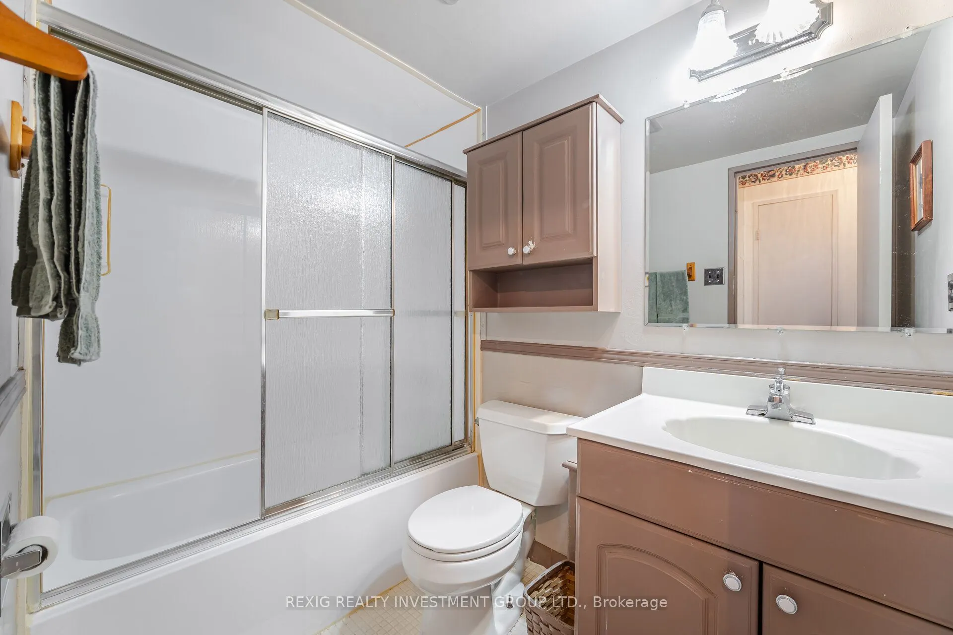 15 Kensington Road, #409