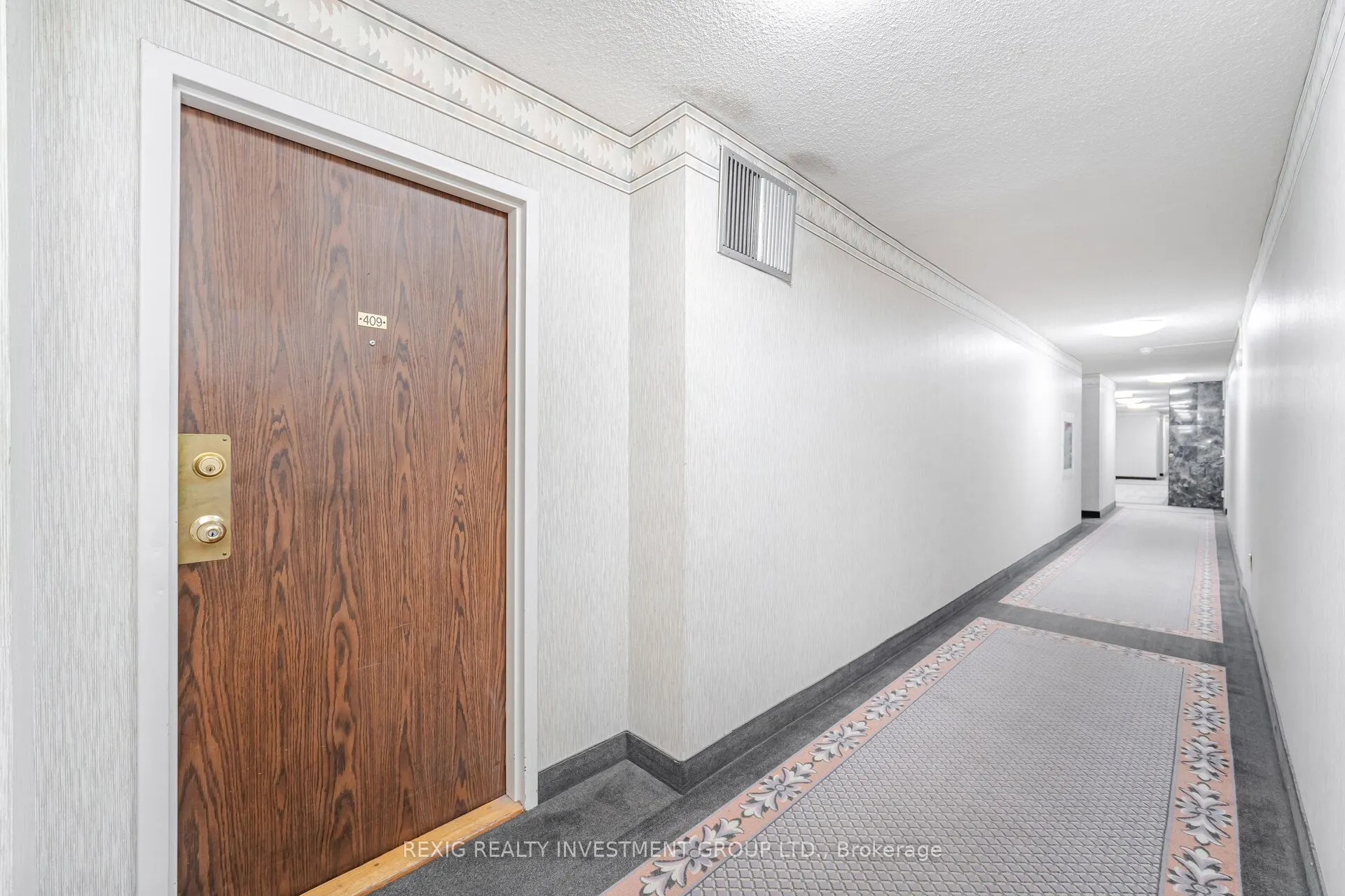 15 Kensington Road, #409