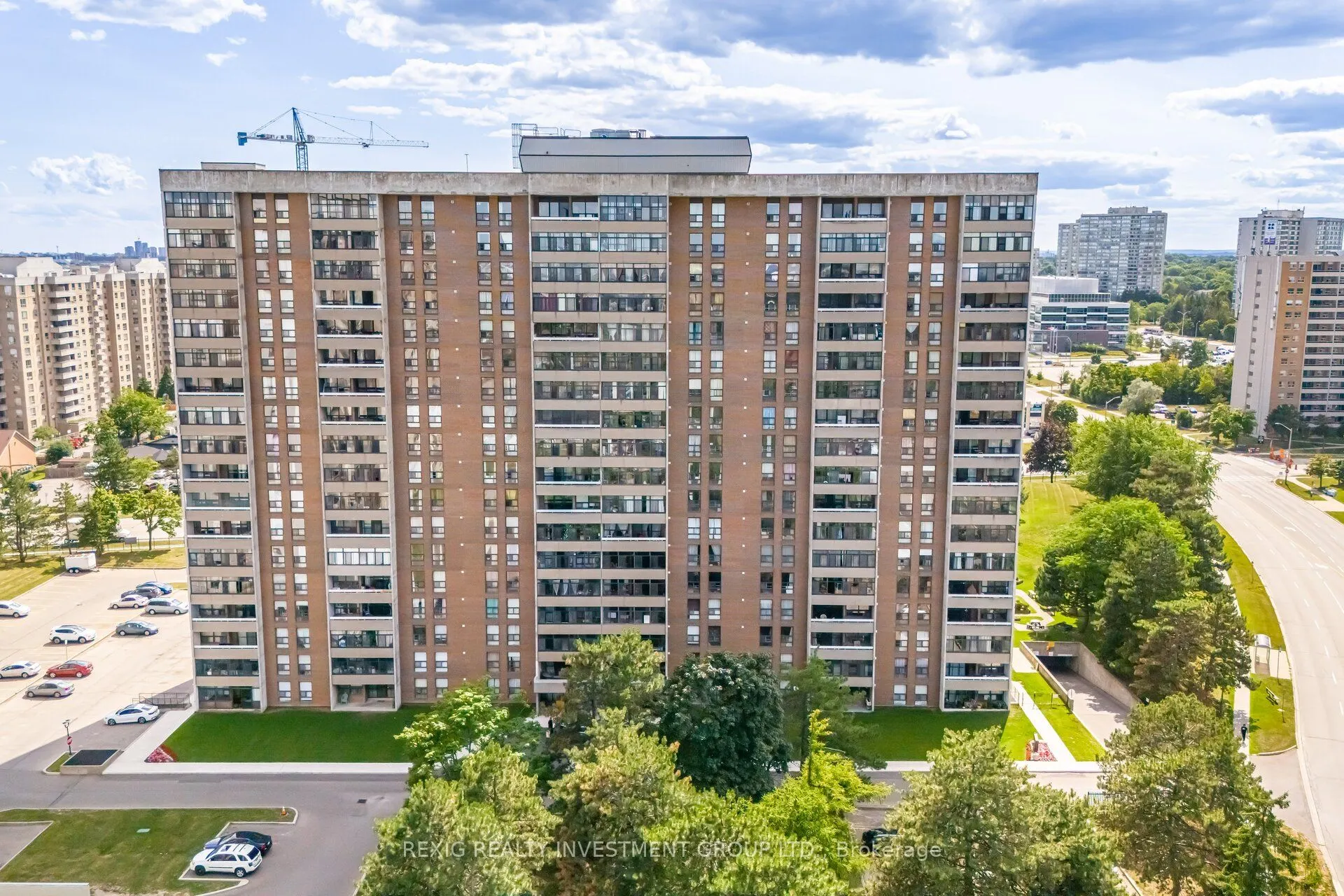 15 Kensington Road, #409