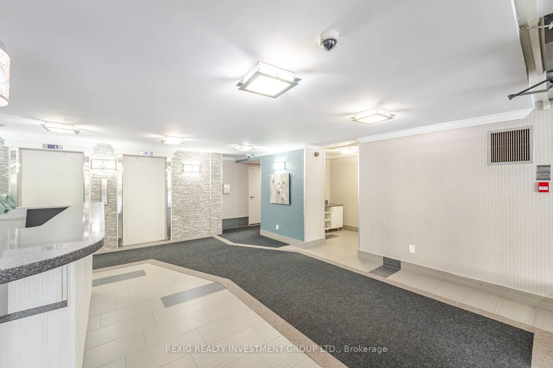 15 Kensington Road, #409