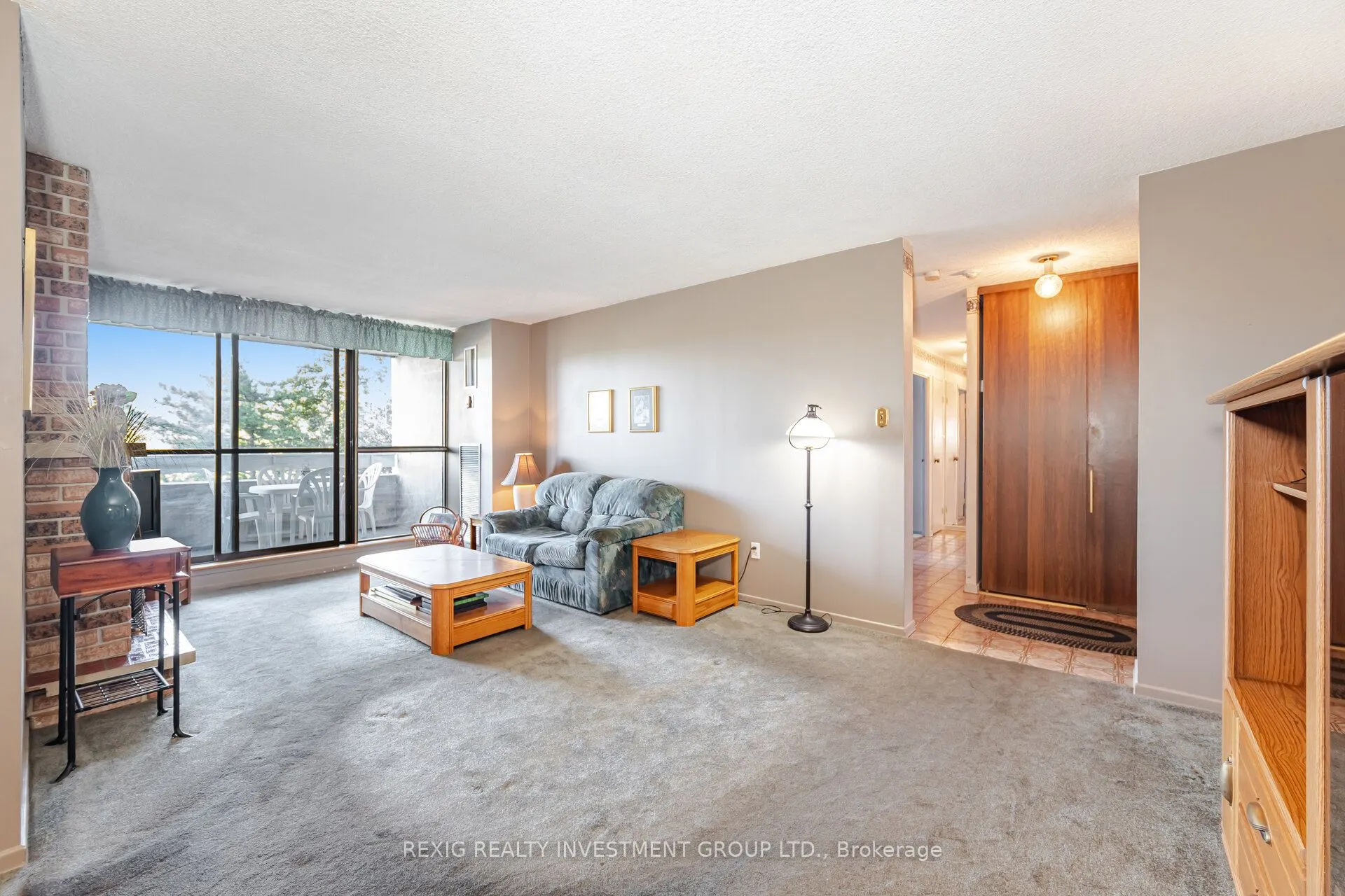 15 Kensington Road, #409