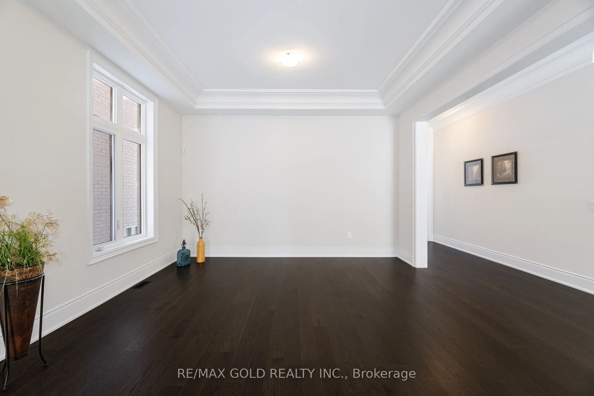 82 Raspberry Ridge Avenue
