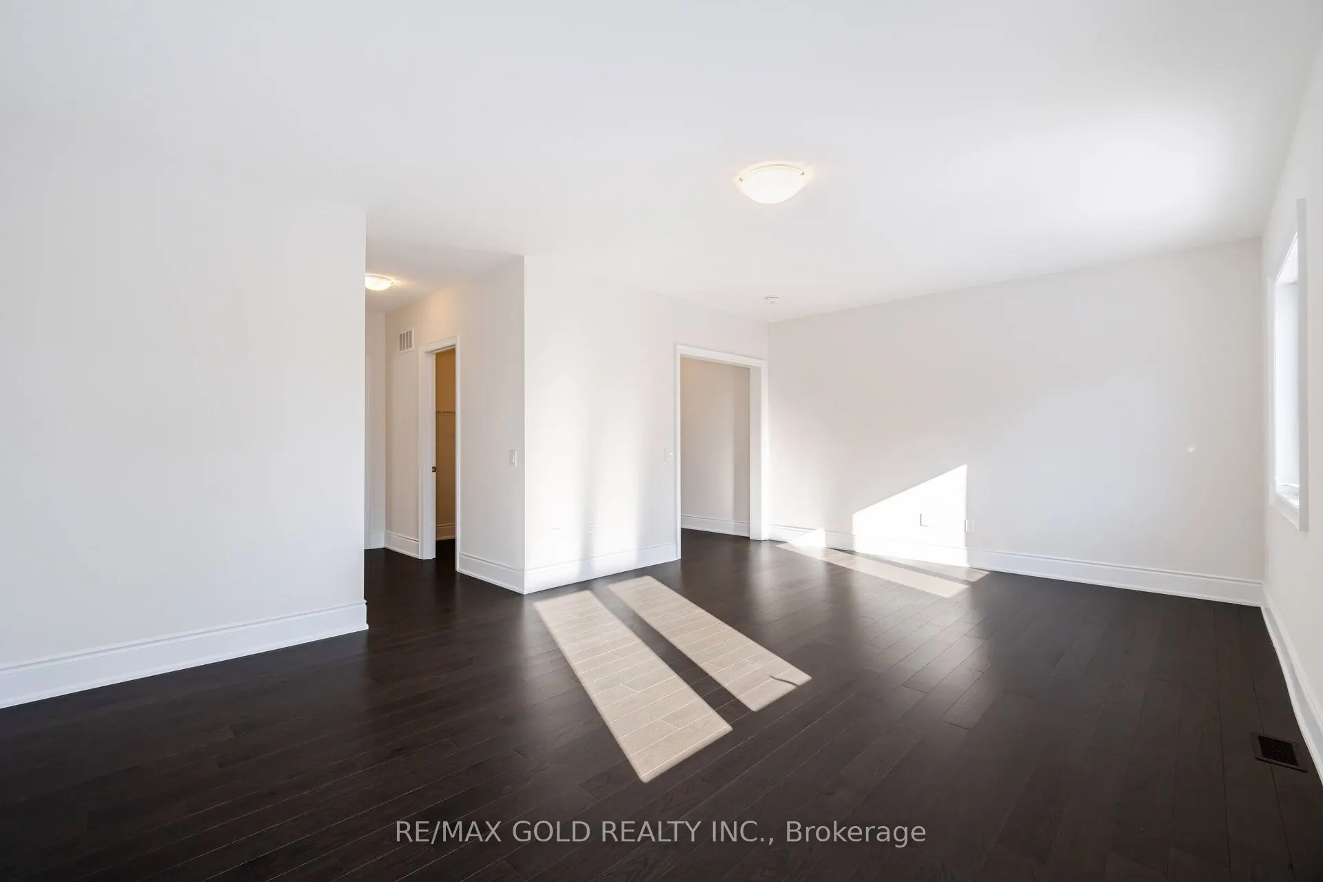 82 Raspberry Ridge Avenue