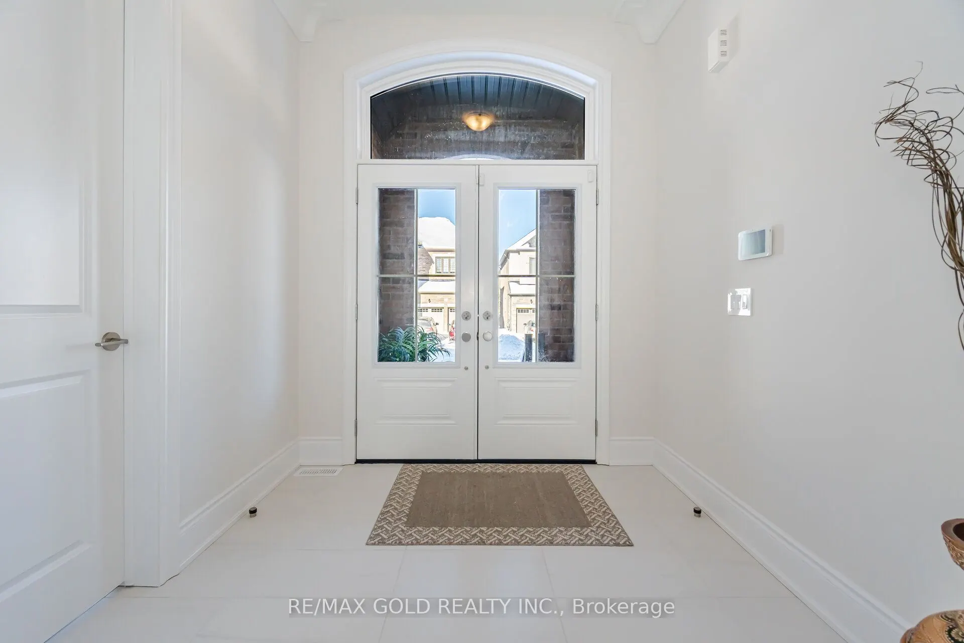 82 Raspberry Ridge Avenue