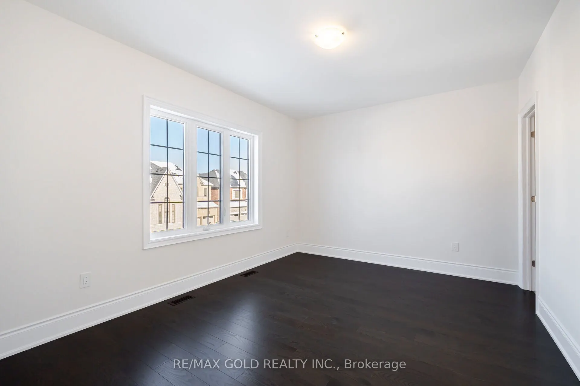 82 Raspberry Ridge Avenue