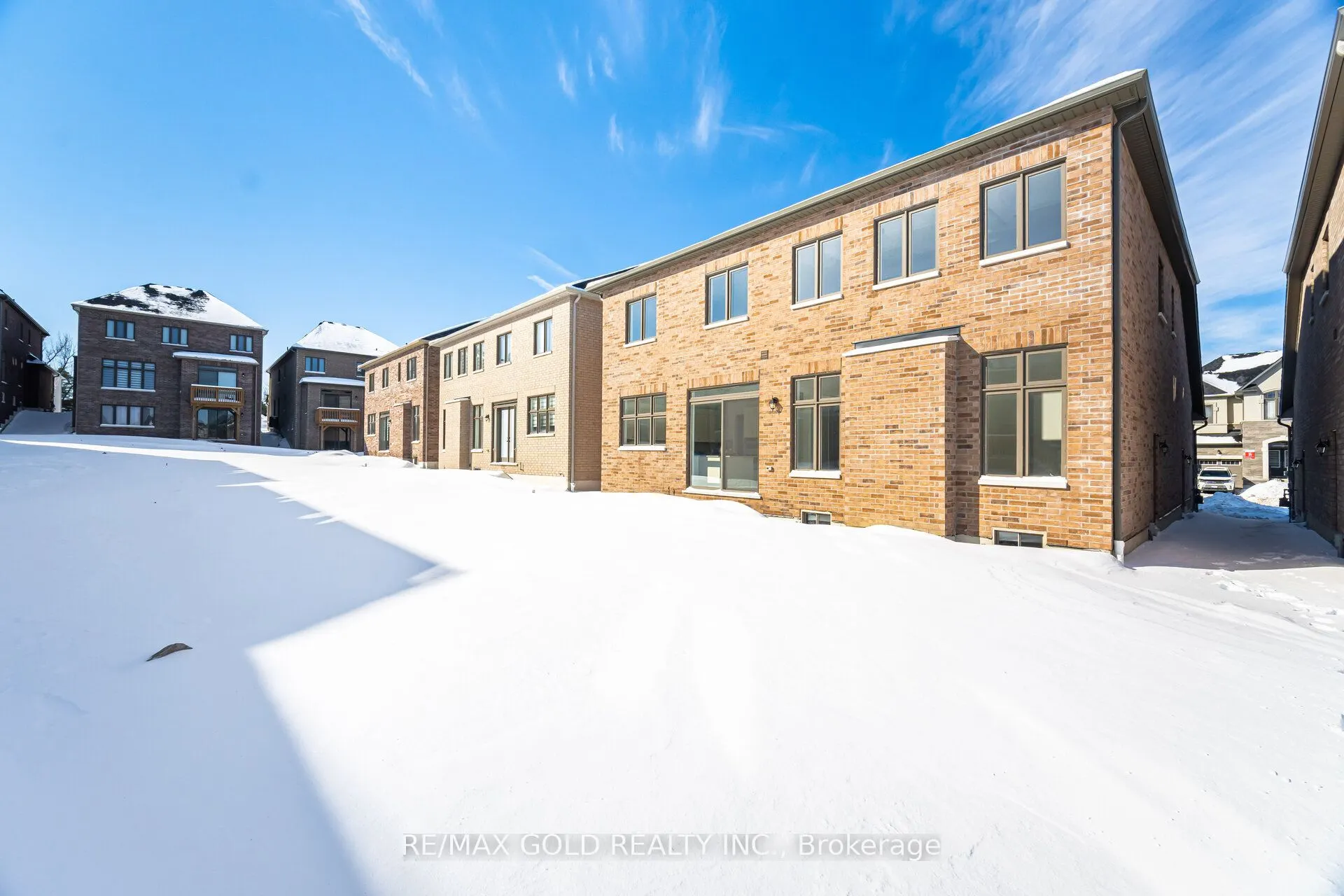 82 Raspberry Ridge Avenue