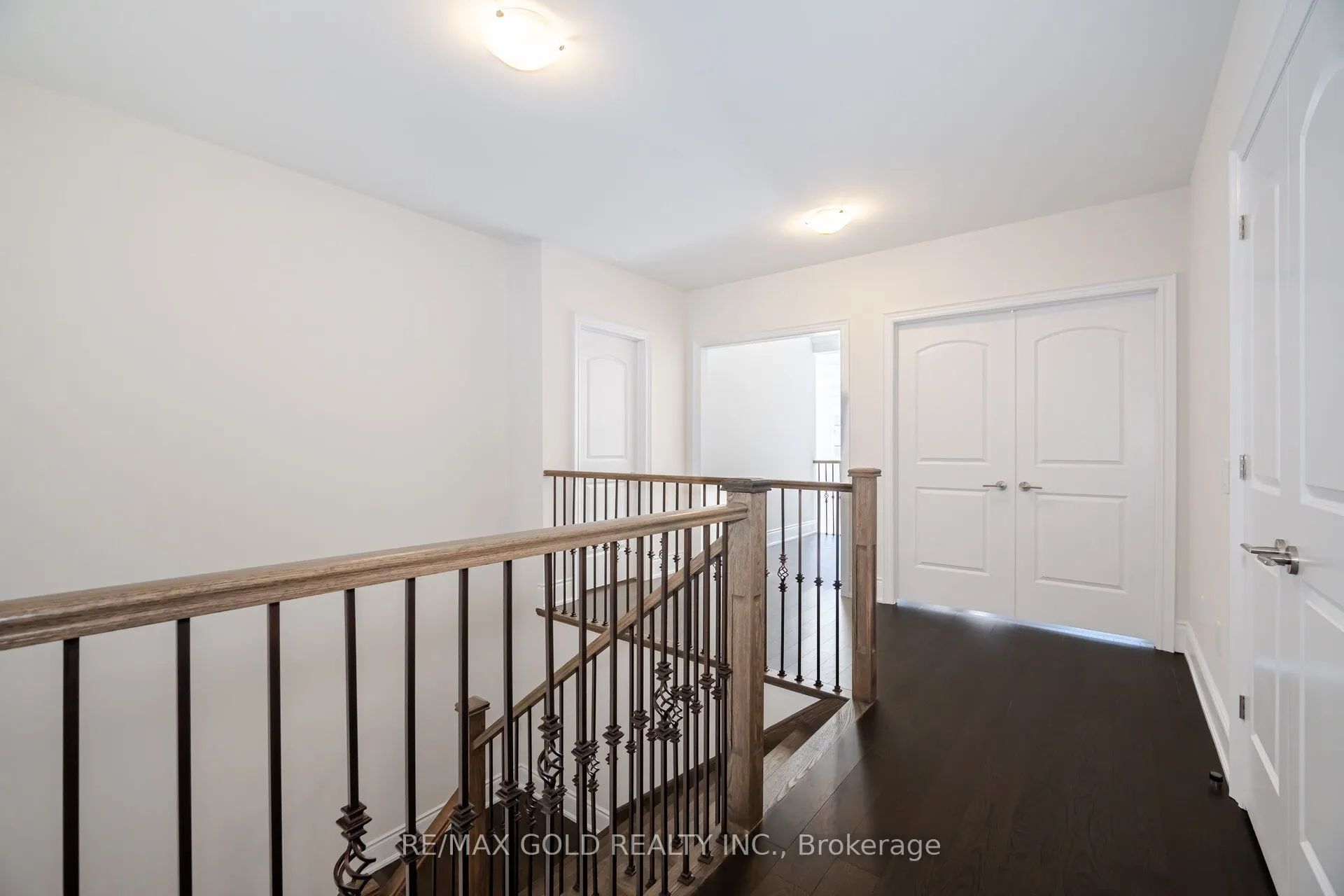 82 Raspberry Ridge Avenue