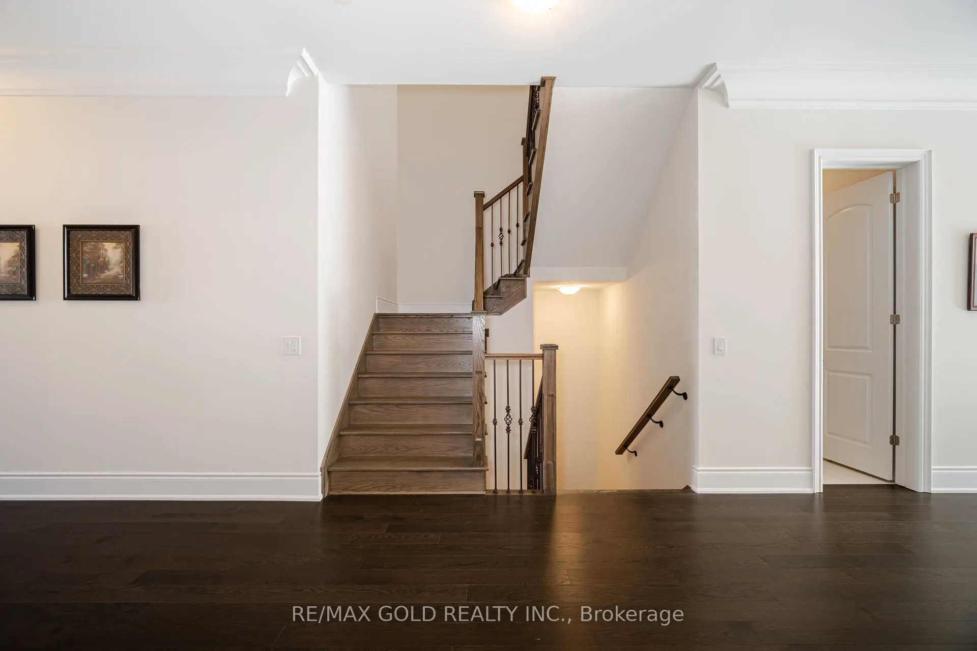 82 Raspberry Ridge Avenue