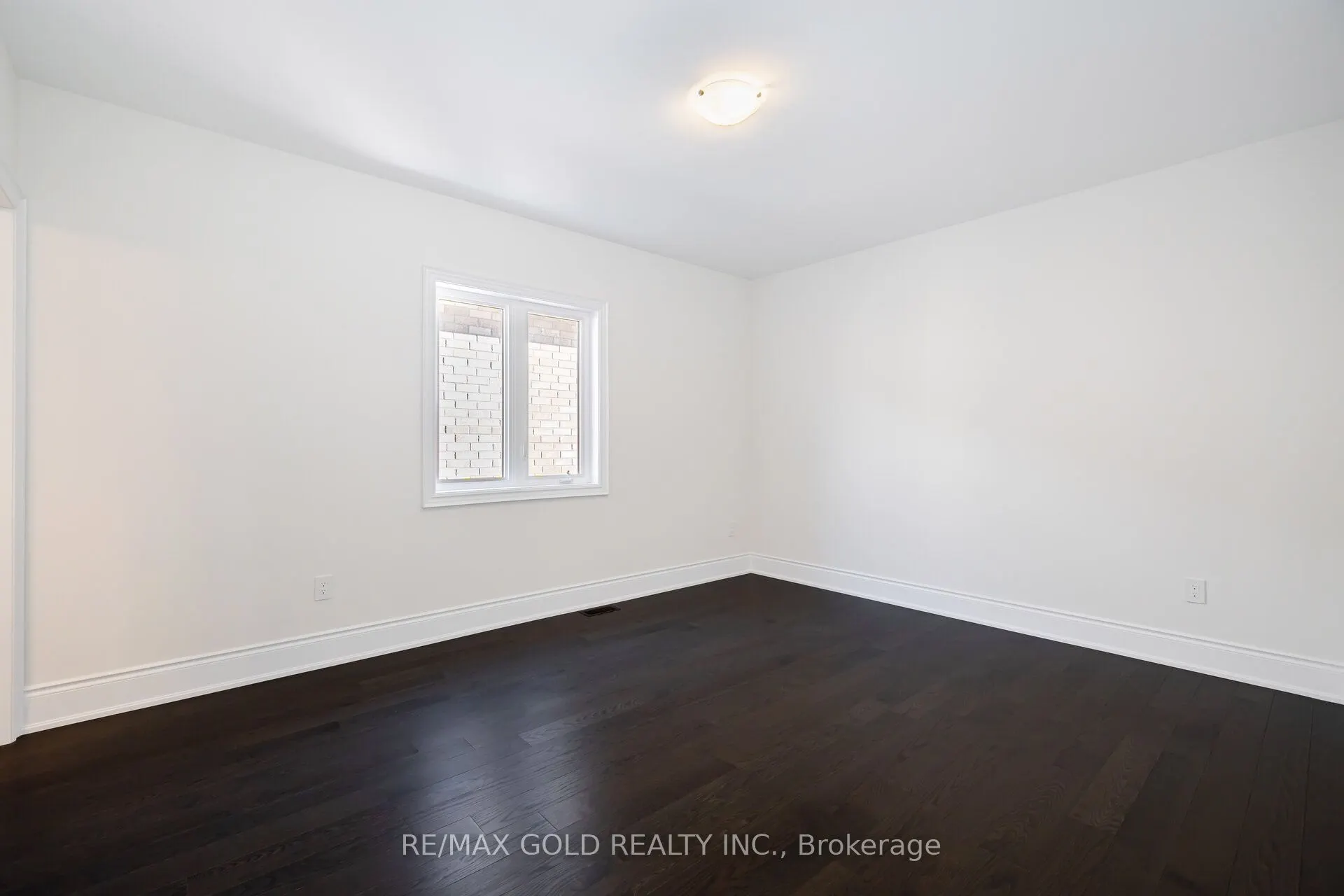 82 Raspberry Ridge Avenue
