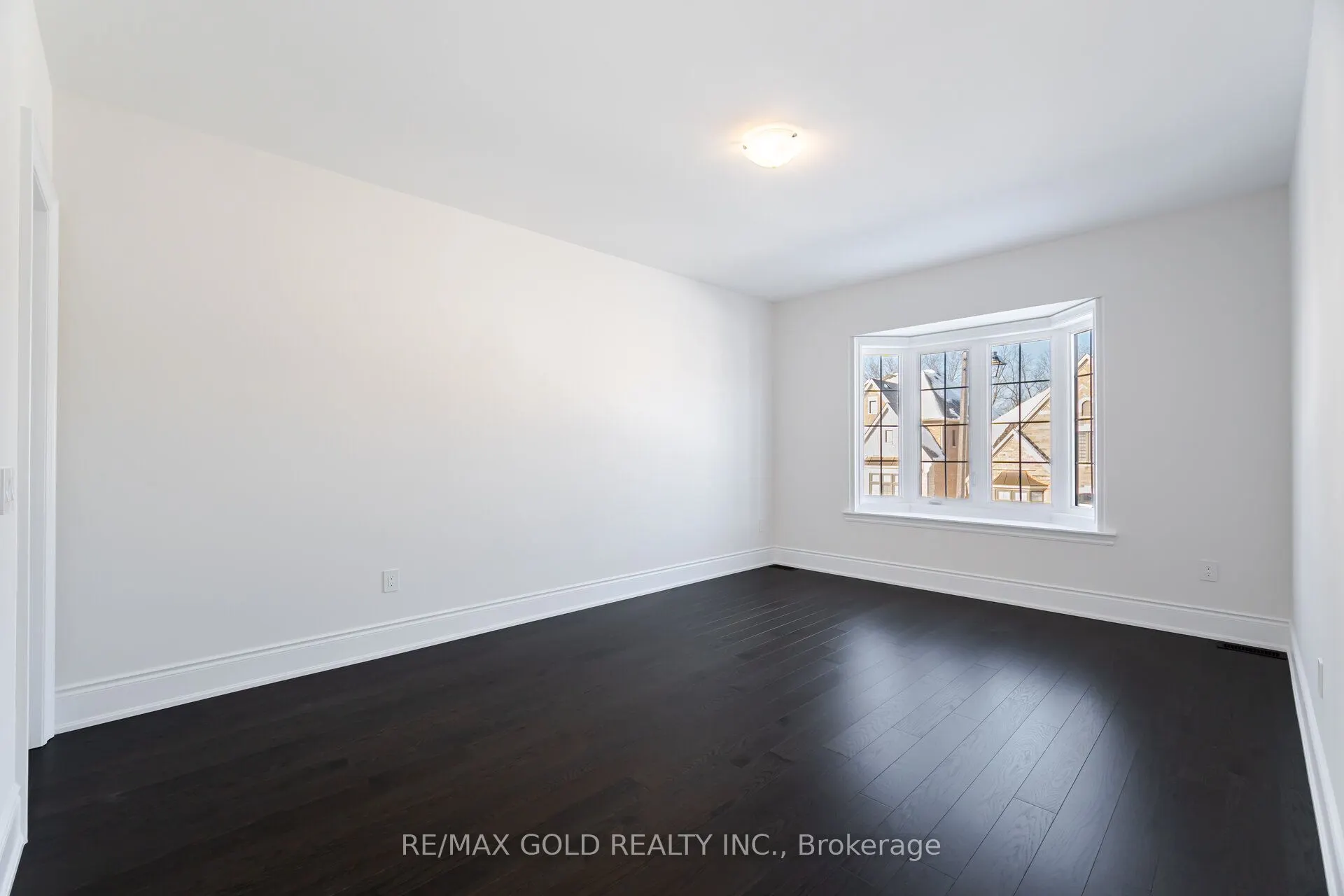 82 Raspberry Ridge Avenue