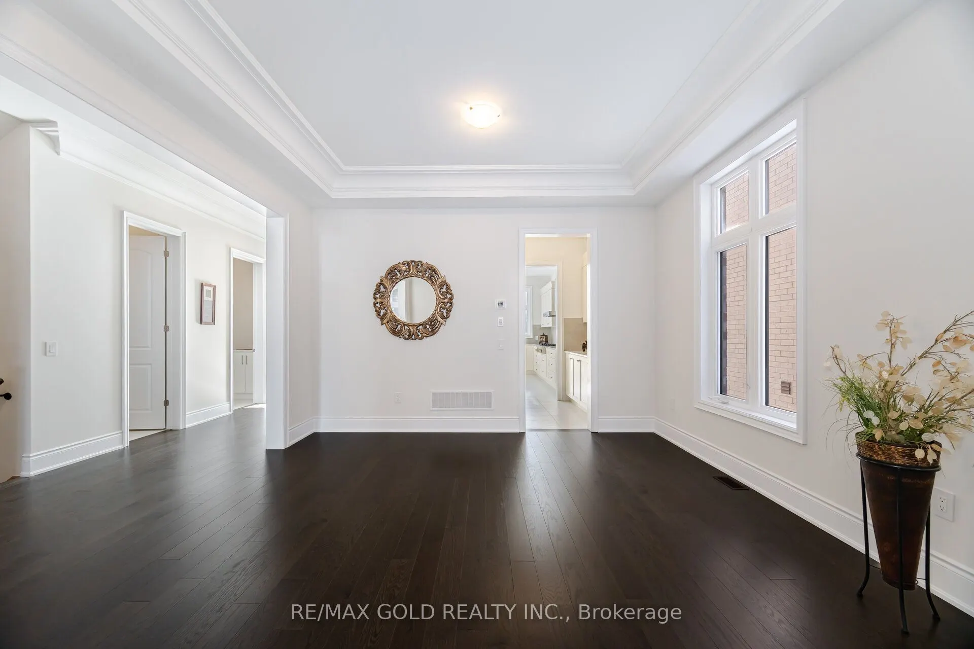 82 Raspberry Ridge Avenue