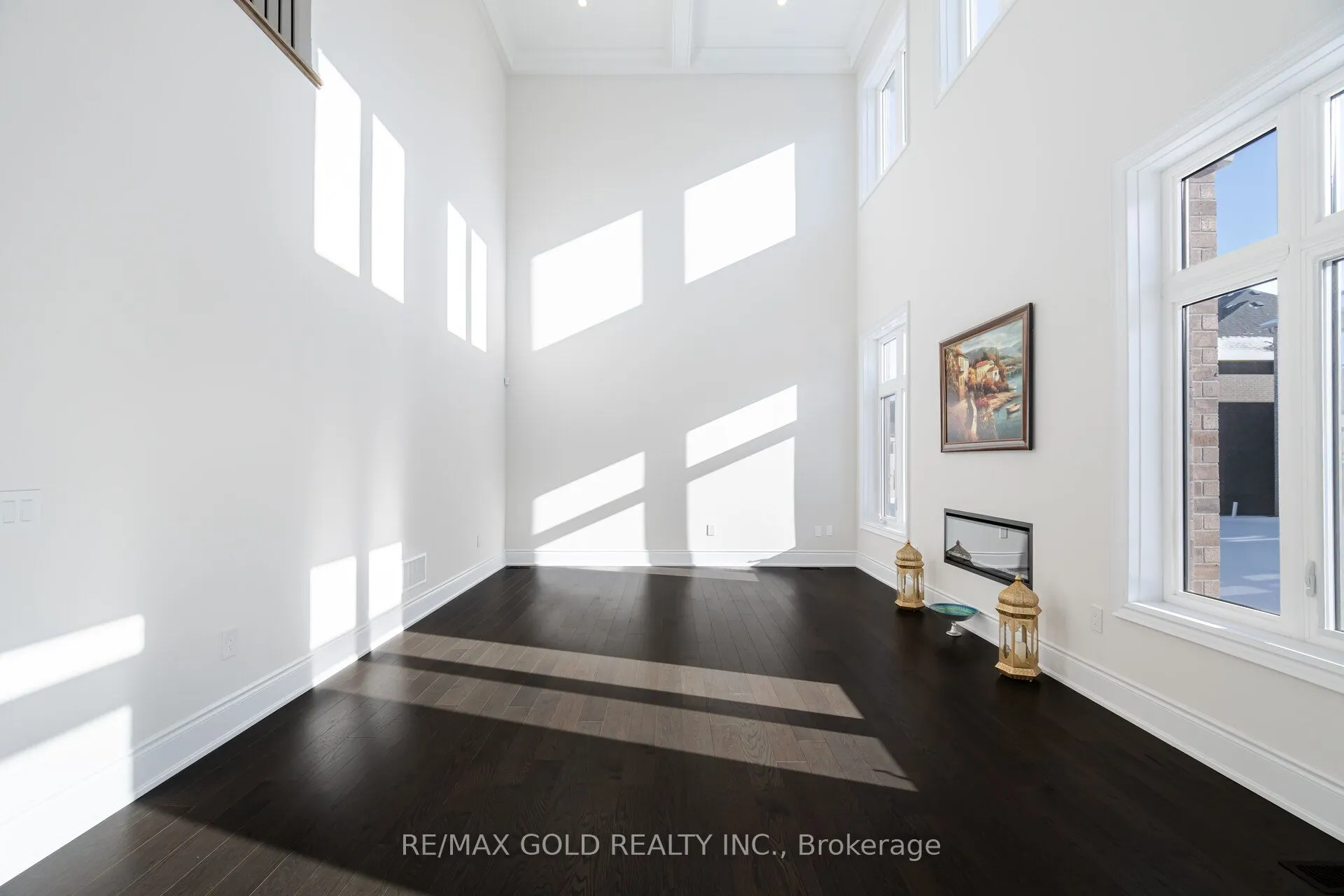 82 Raspberry Ridge Avenue