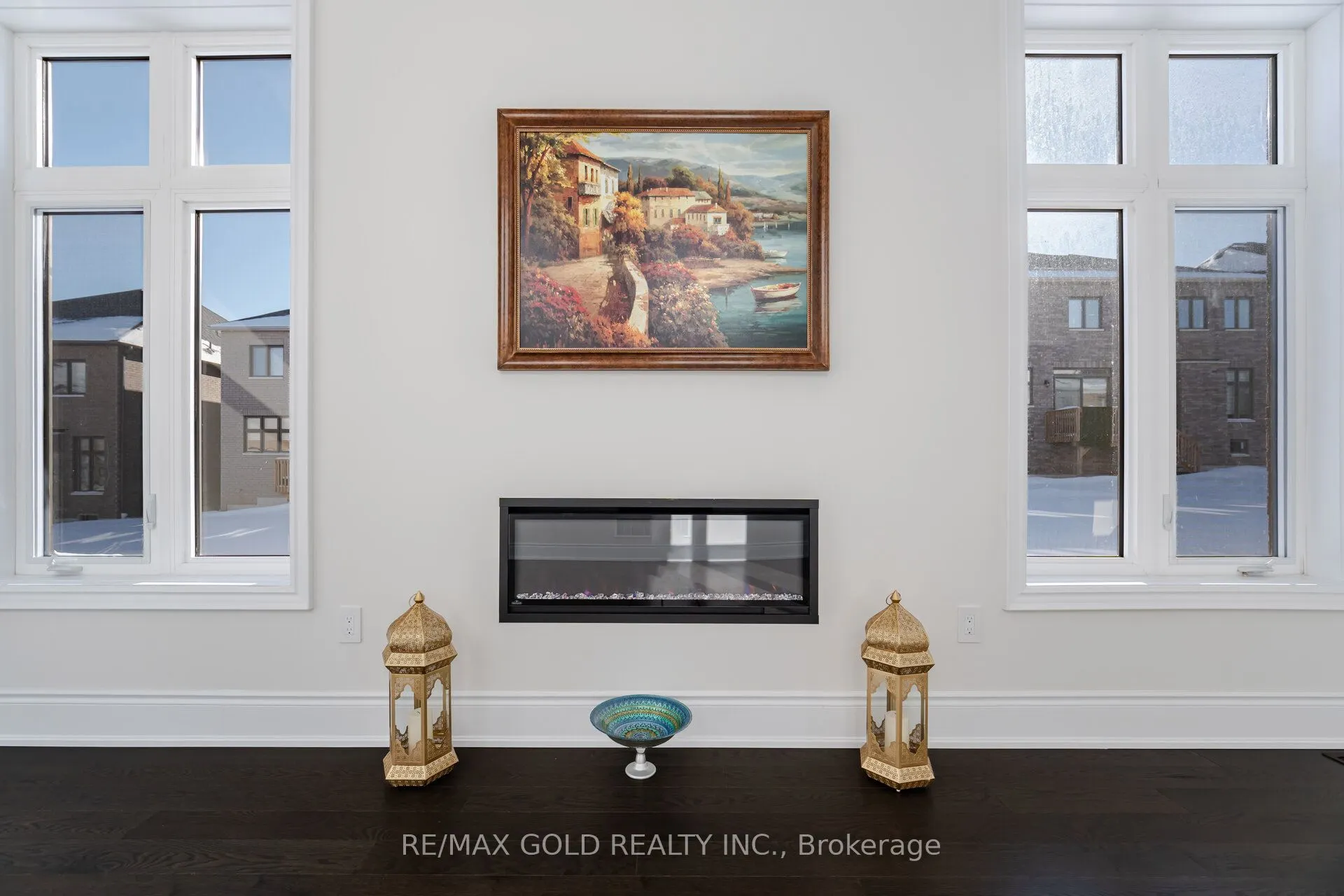 82 Raspberry Ridge Avenue