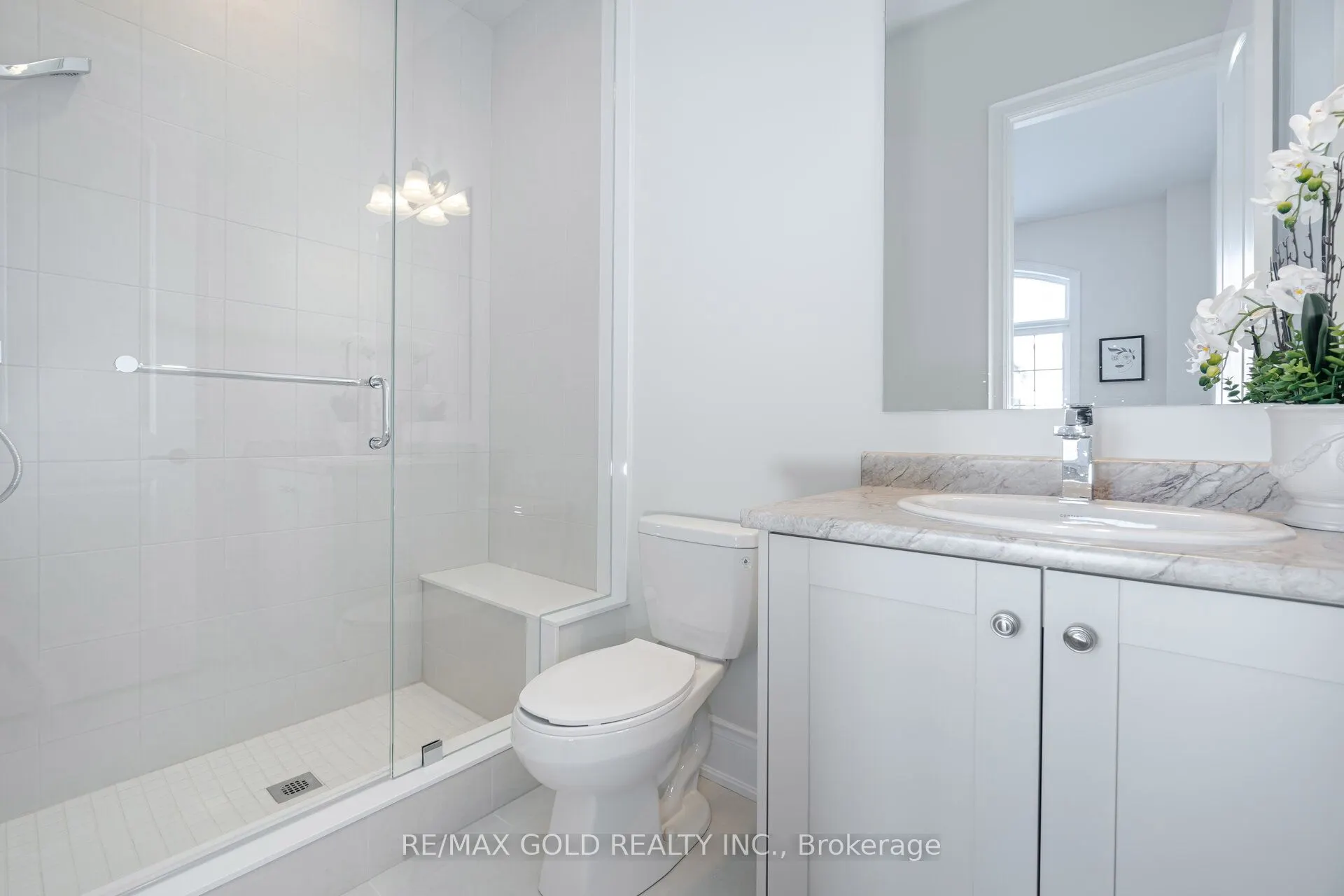 82 Raspberry Ridge Avenue