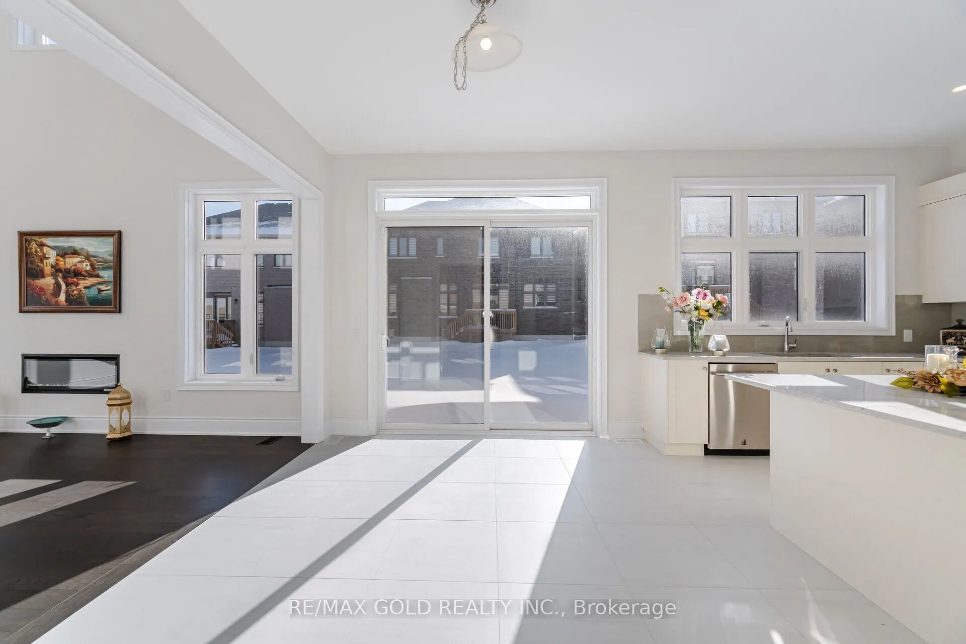 82 Raspberry Ridge Avenue