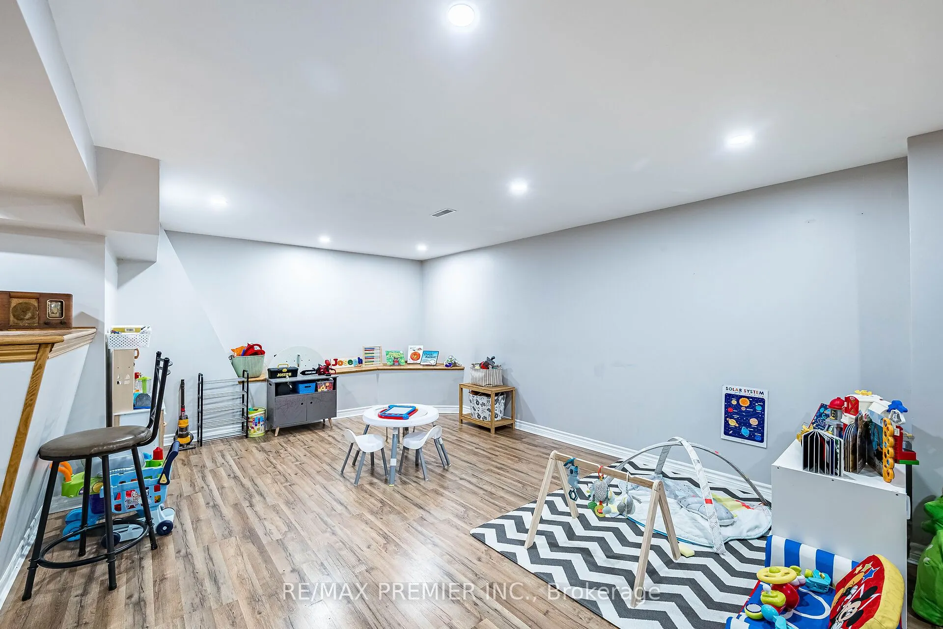 355 Hersey Crescent