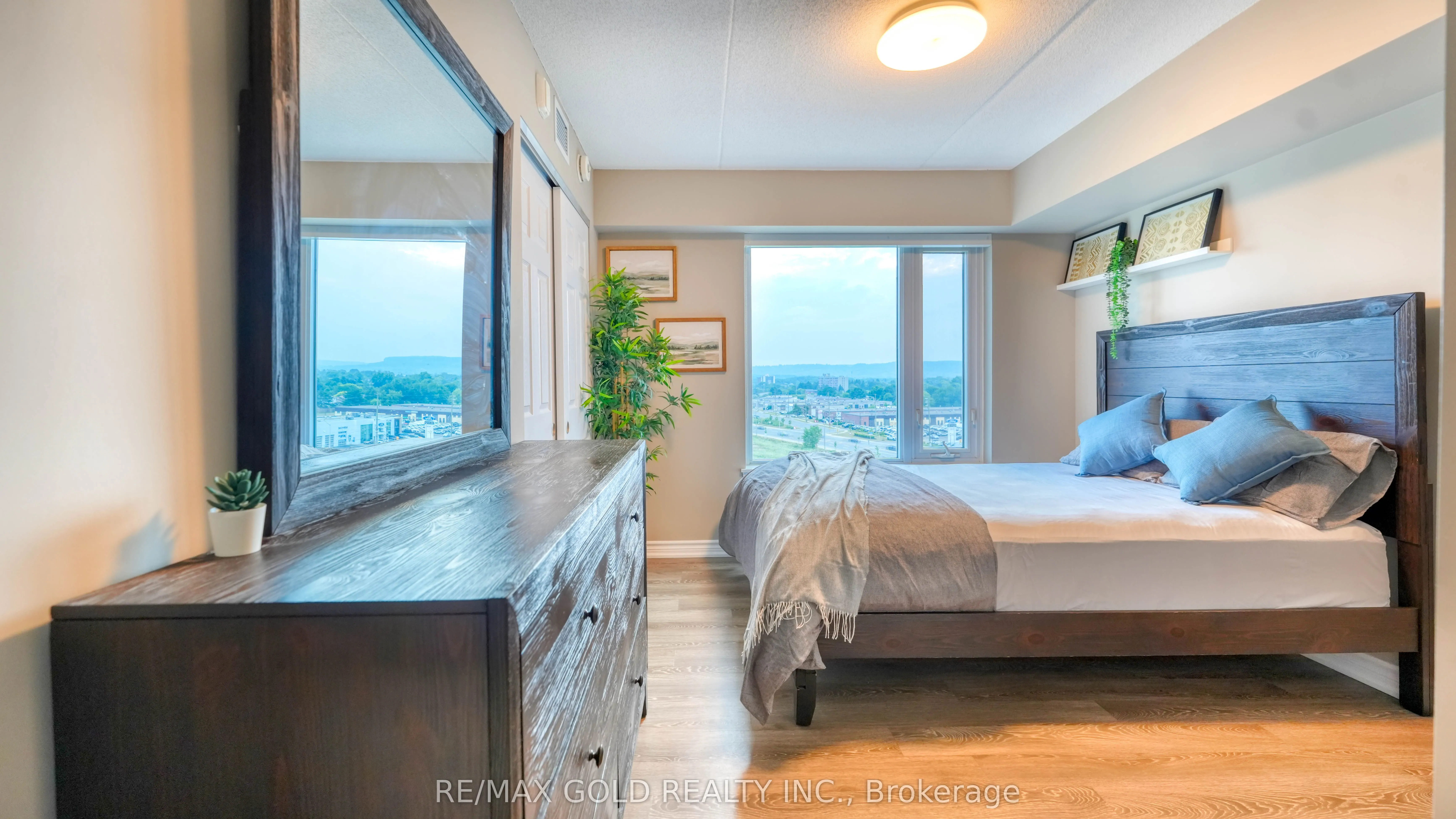 716 Main Street, #7