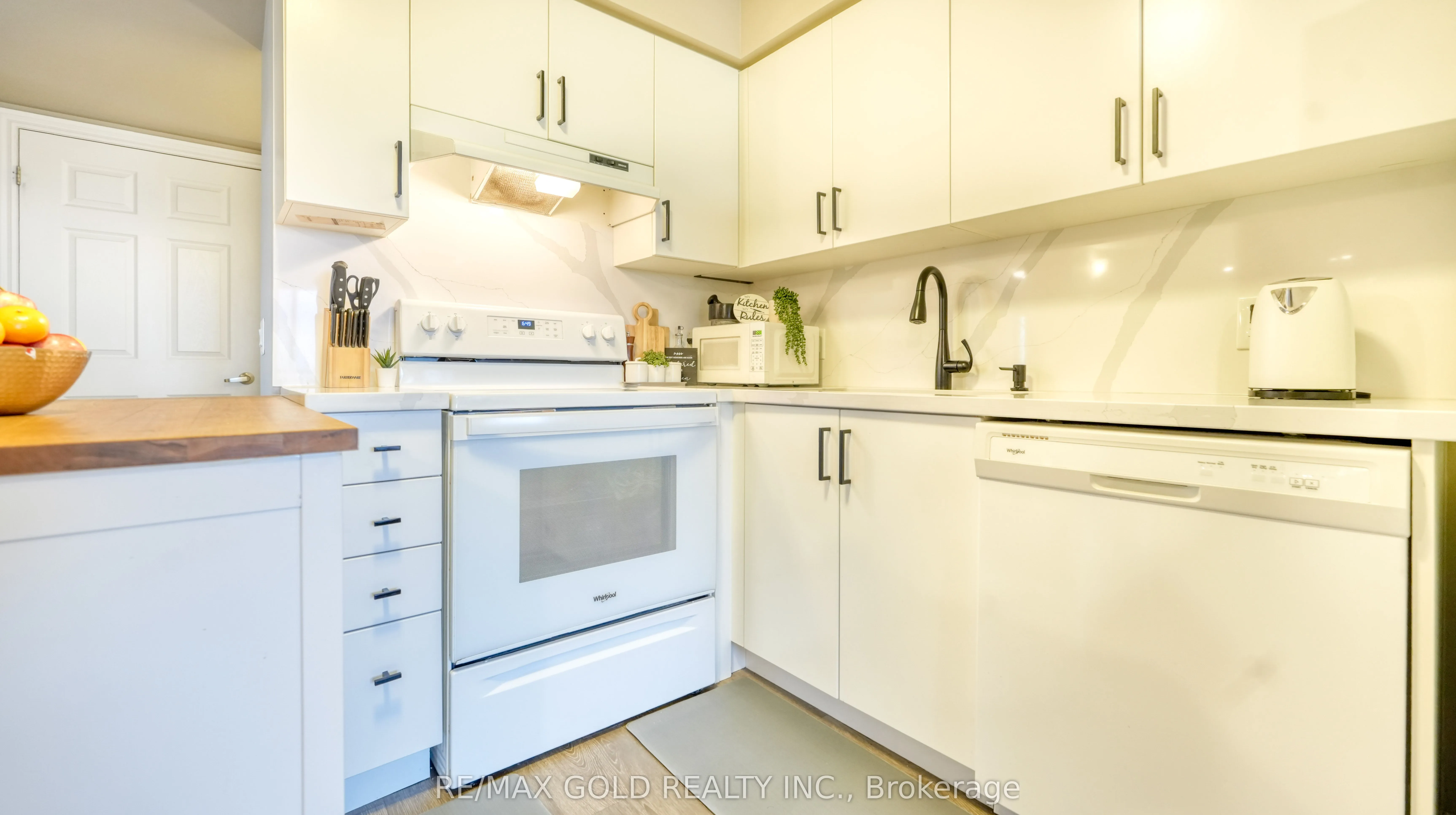 716 Main Street, #7