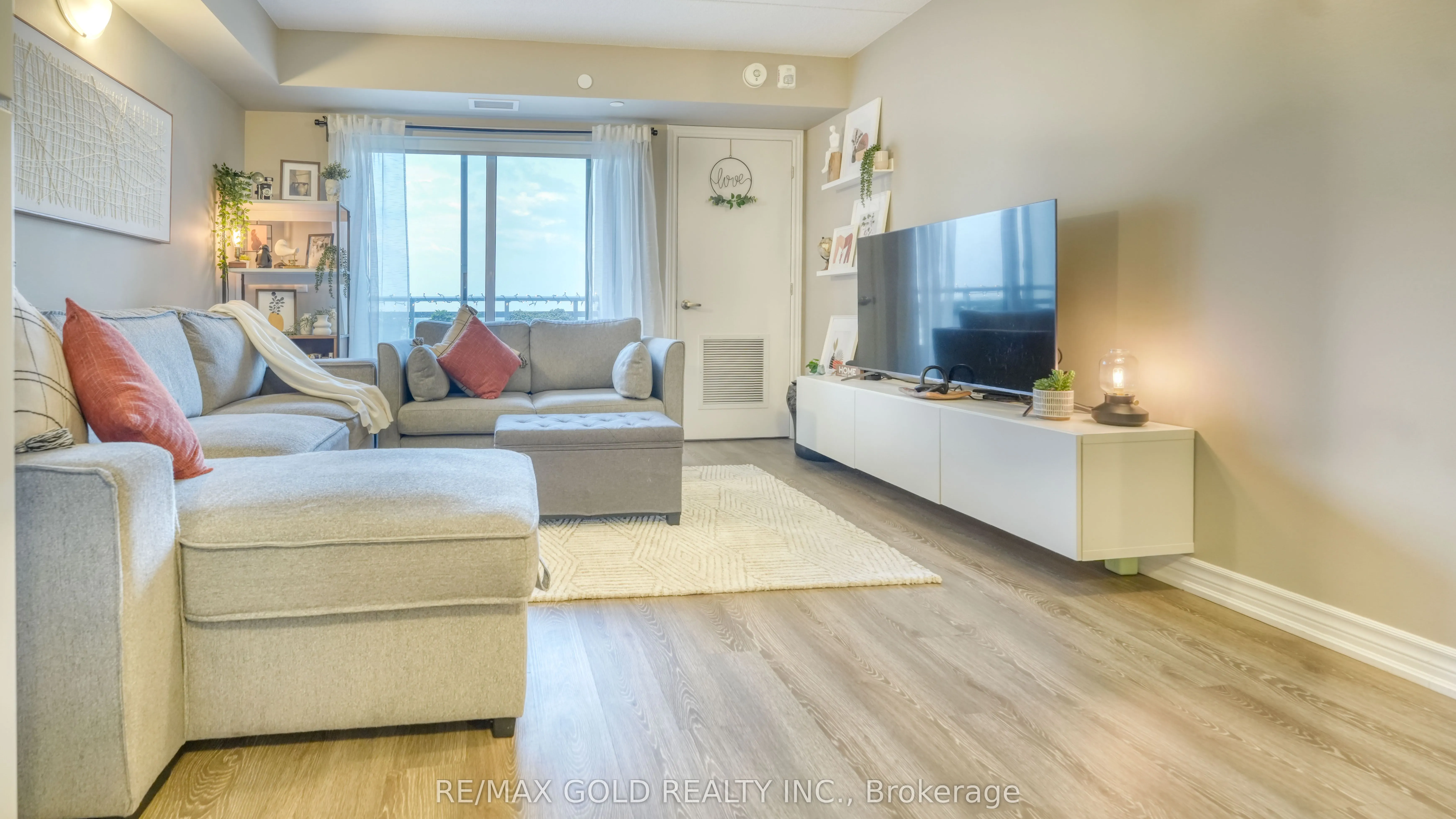 716 Main Street, #7