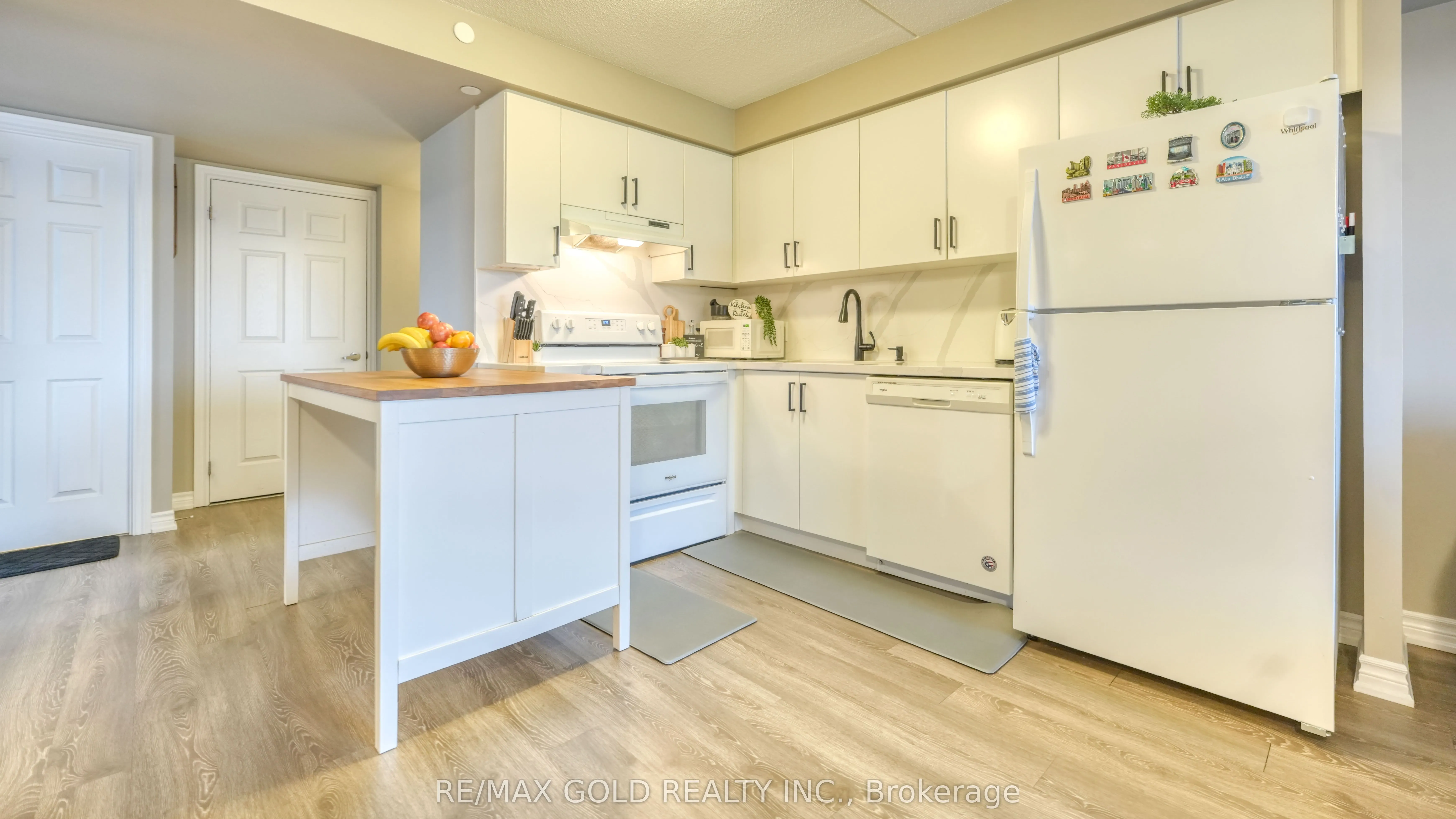 716 Main Street, #7