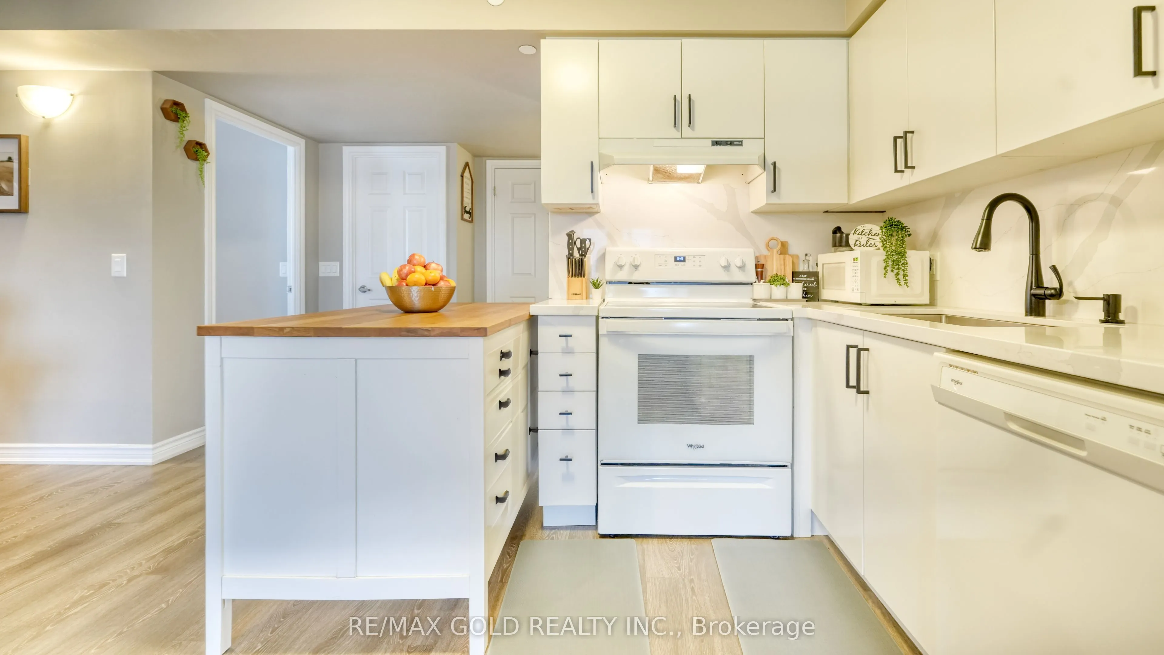716 Main Street, #7
