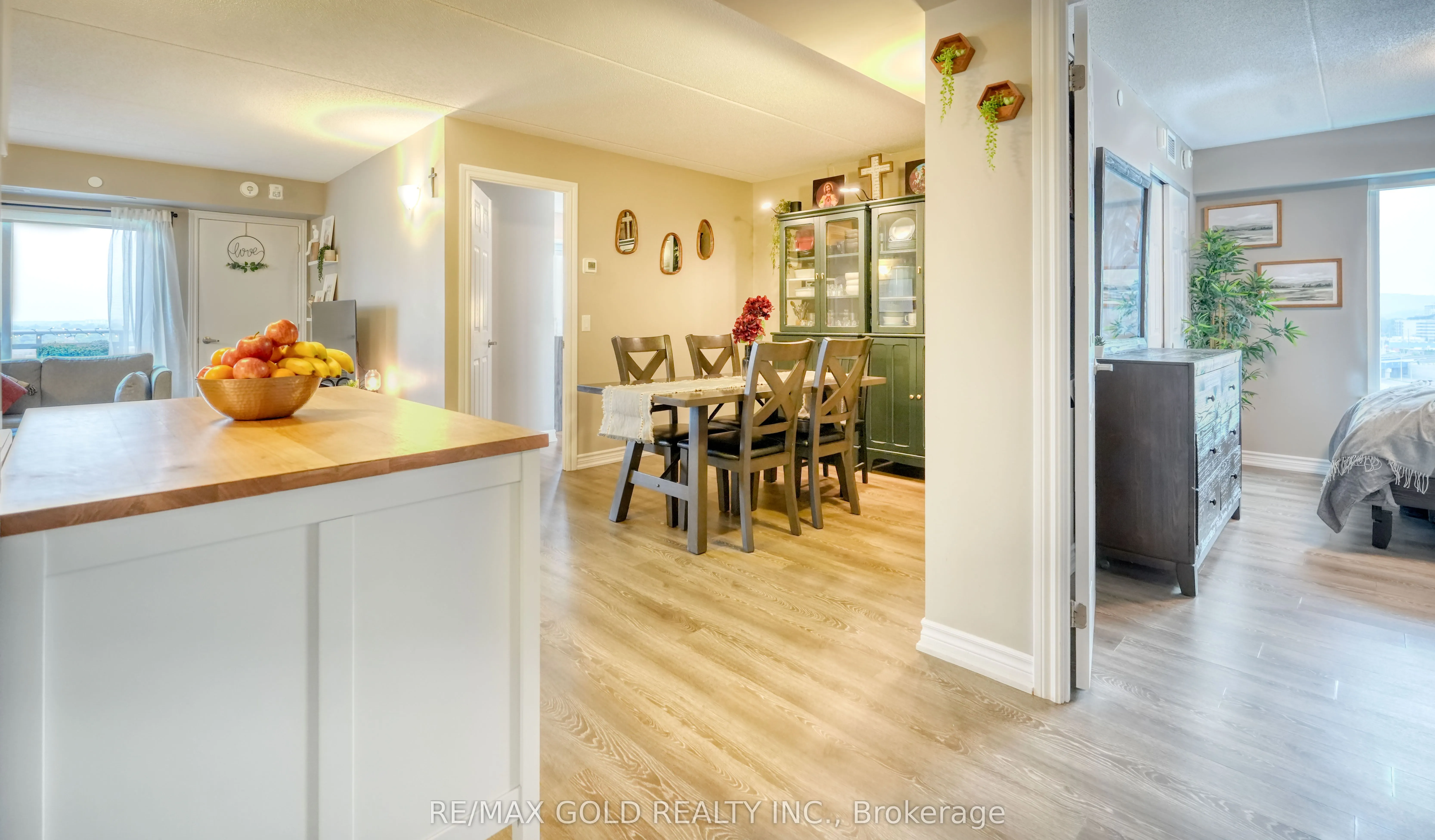 716 Main Street, #7