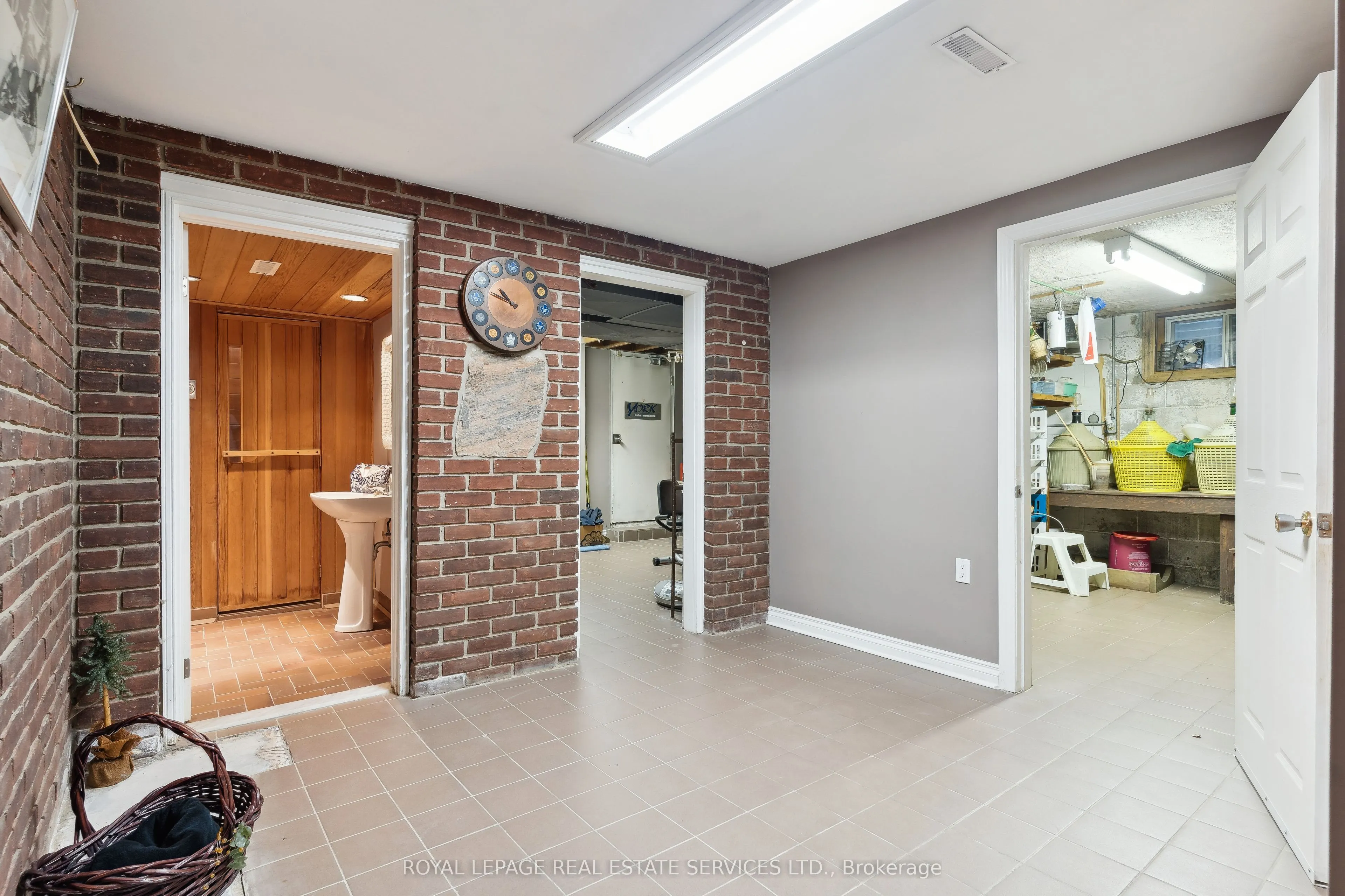 116 Clement Road
