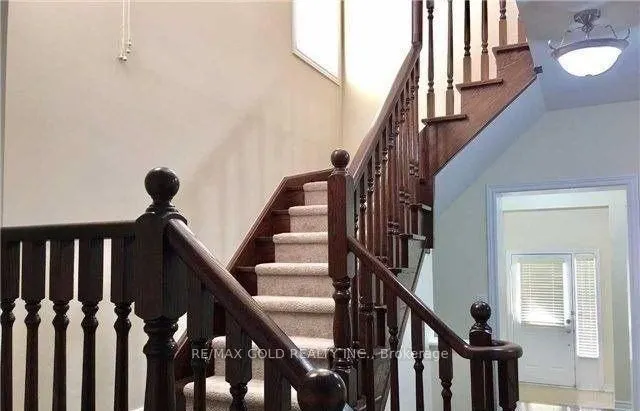 7 Vinewood Road