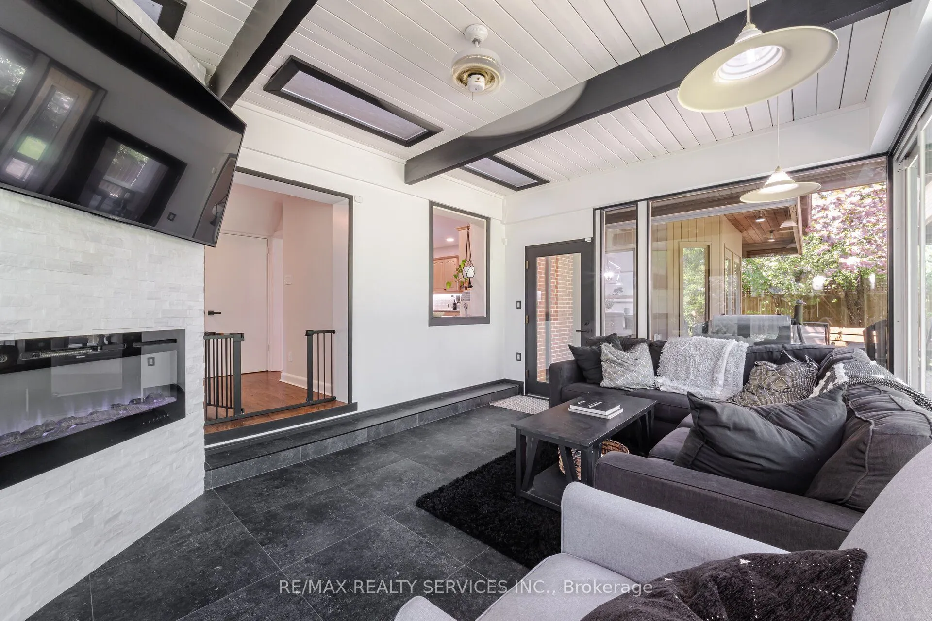 6 John Beck Crescent