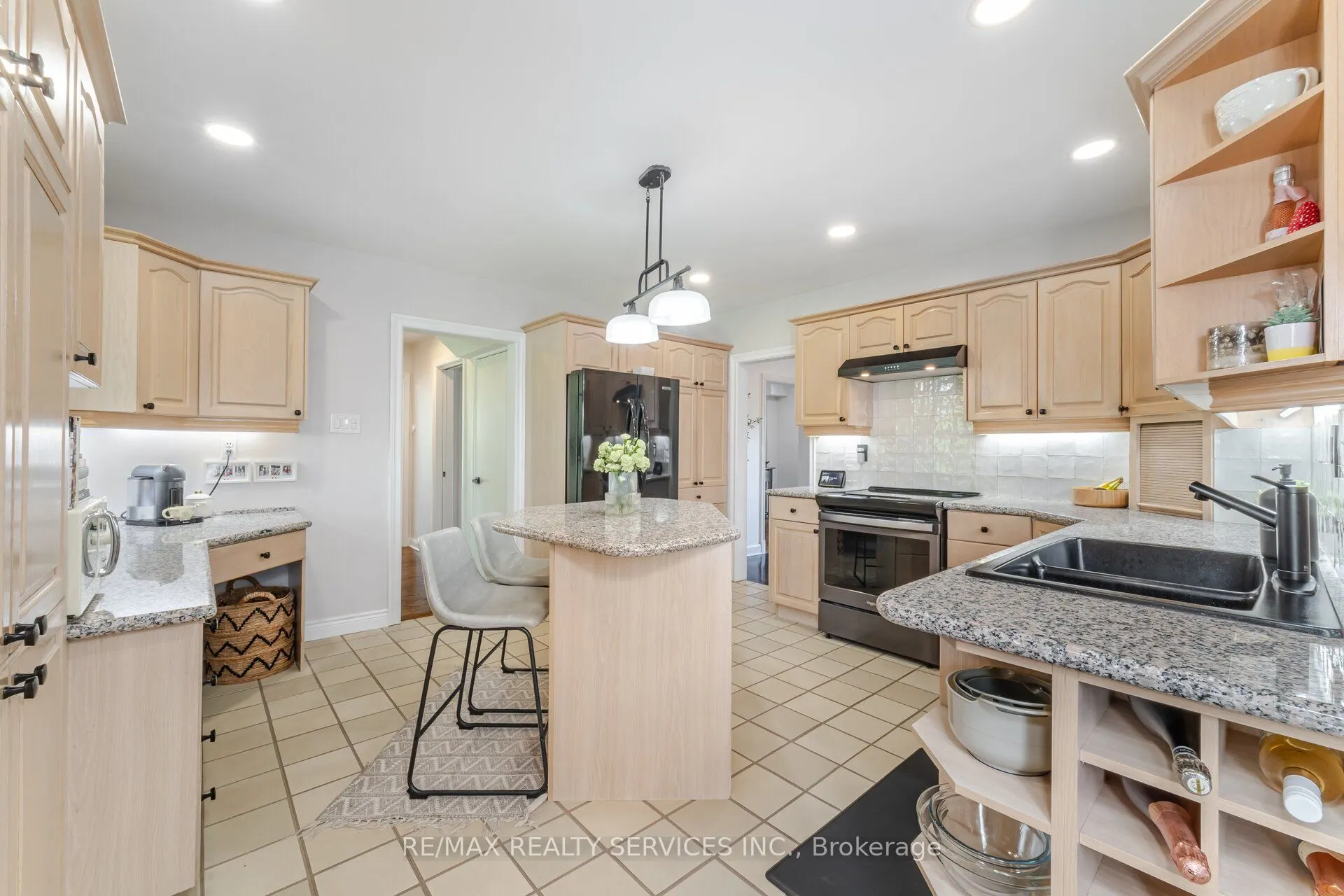 6 John Beck Crescent