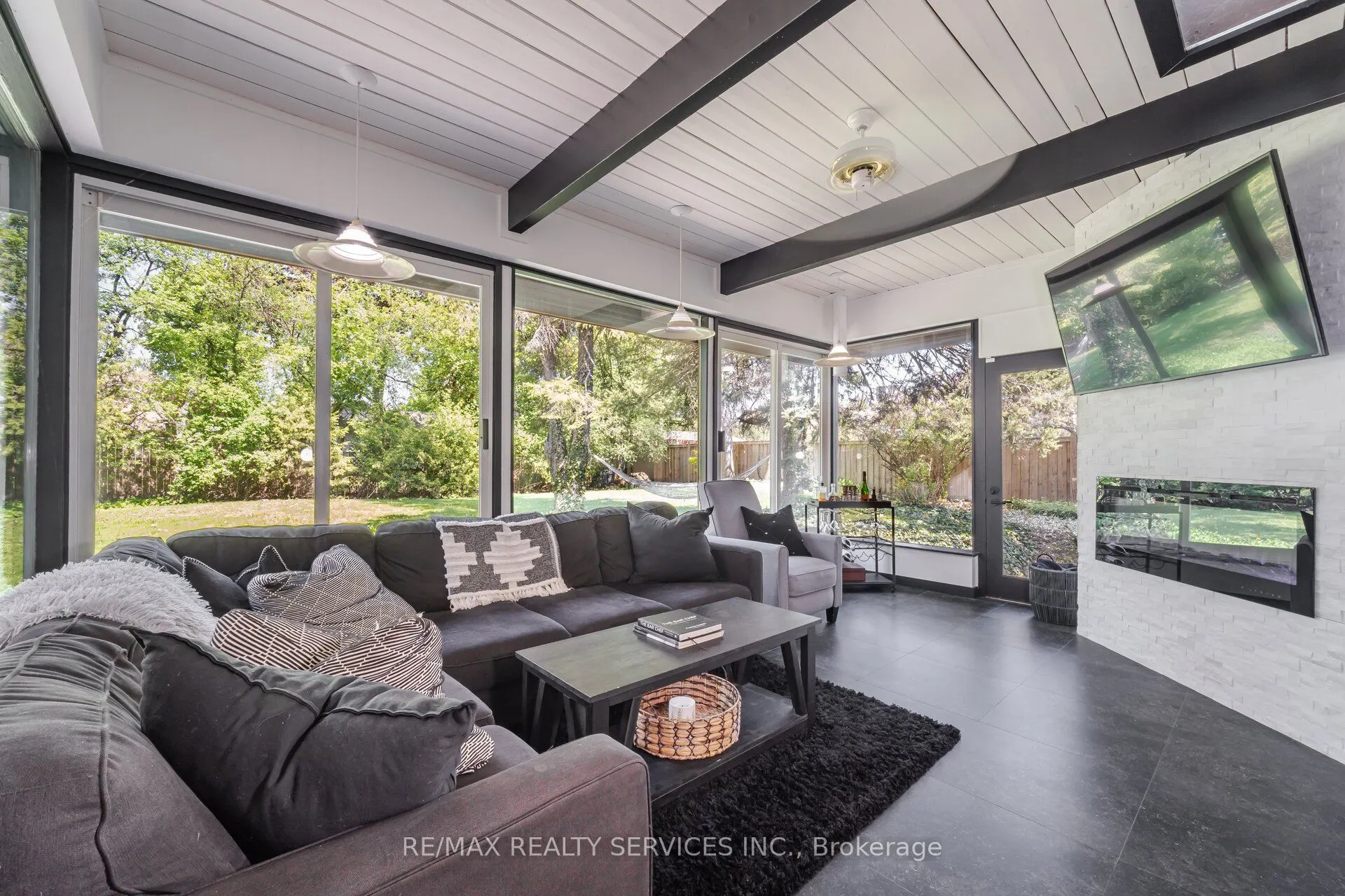 6 John Beck Crescent
